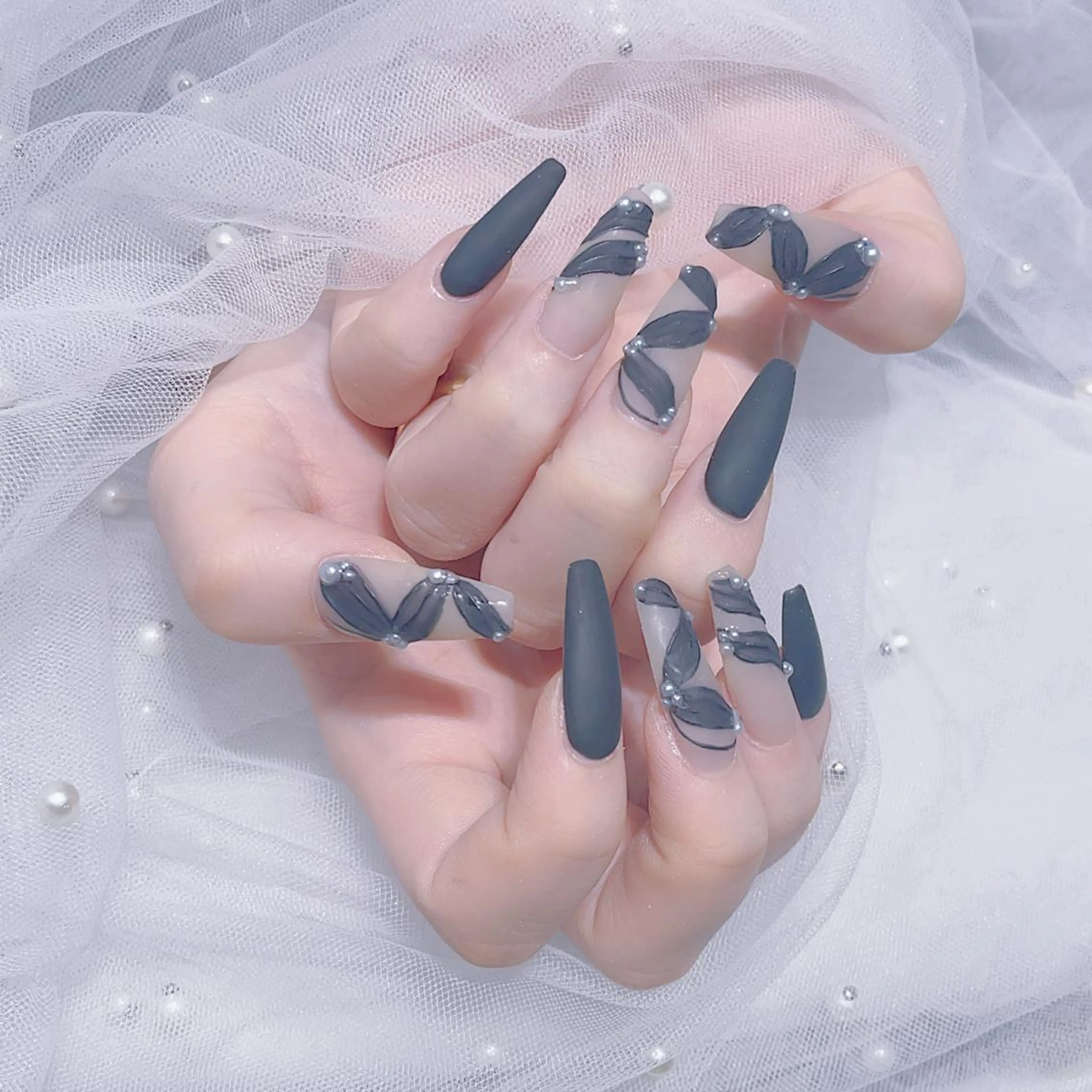 ネイル ハンドネイル Queens ciciのネイルデザイン