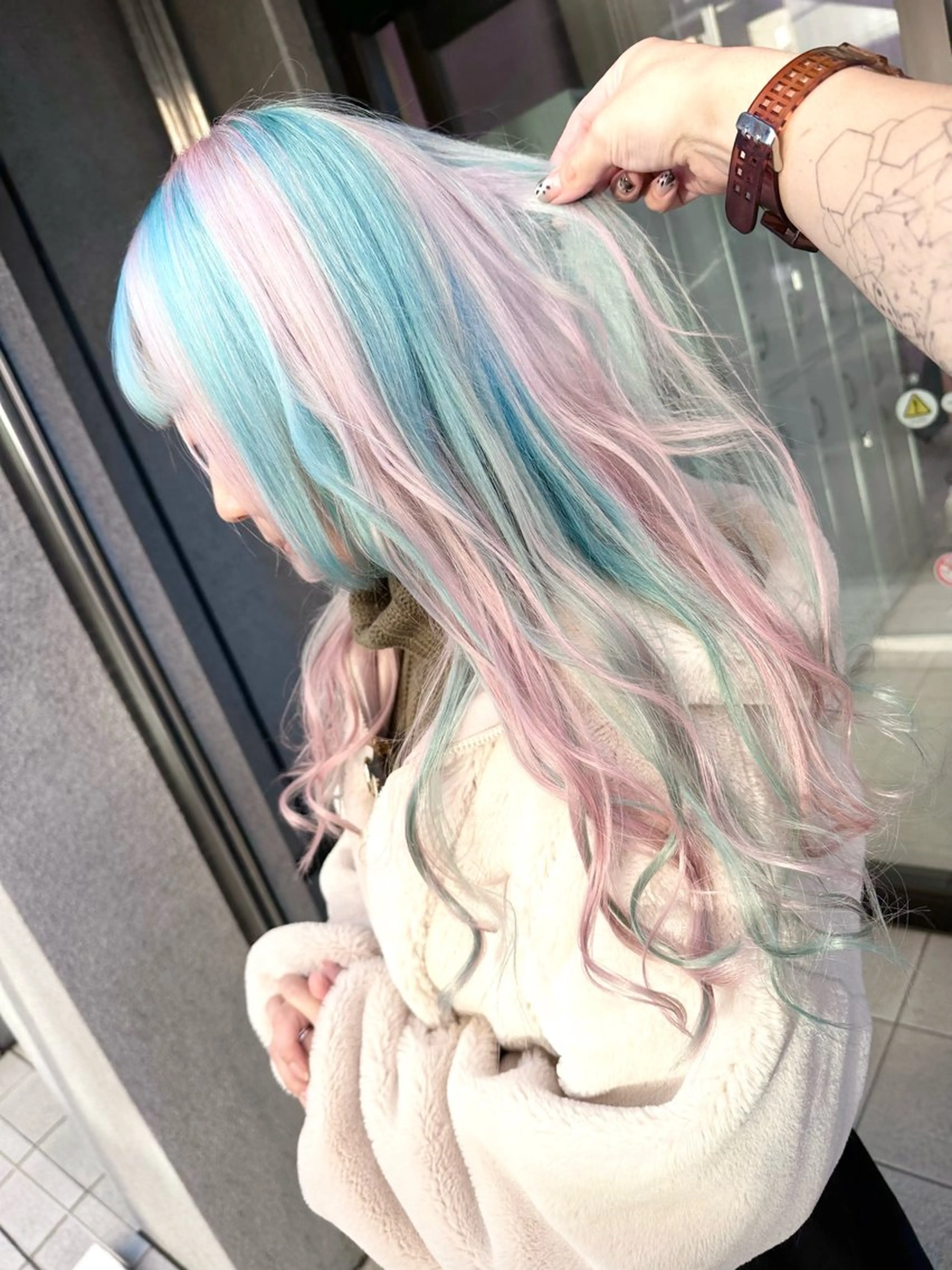 セミロング ✨色落ちまで可愛い✨ MANATO🎨🌈のヘアスタイル