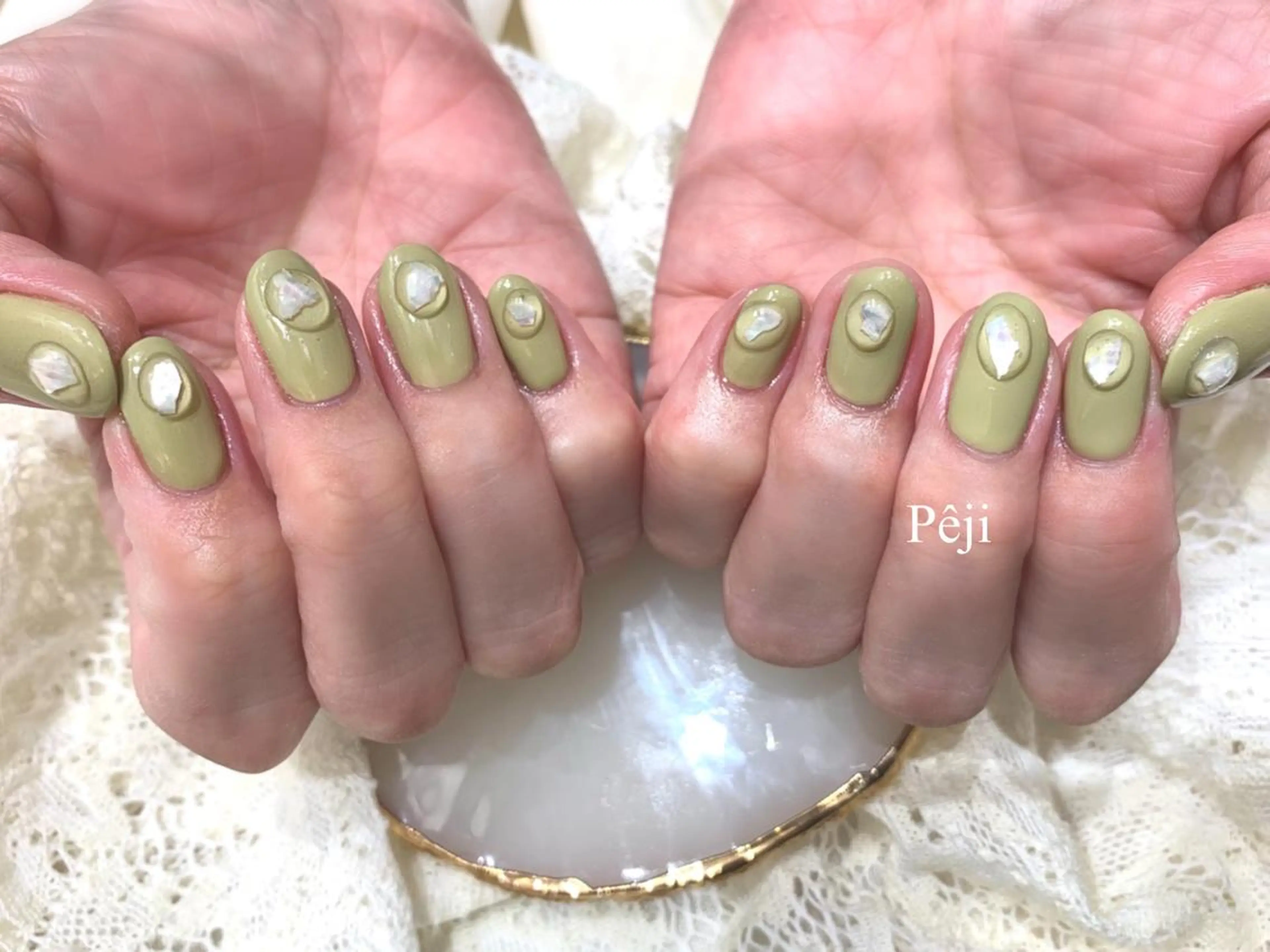 ミディアム ネイル シンプルネイル m kaori𓃟のネイルデザイン