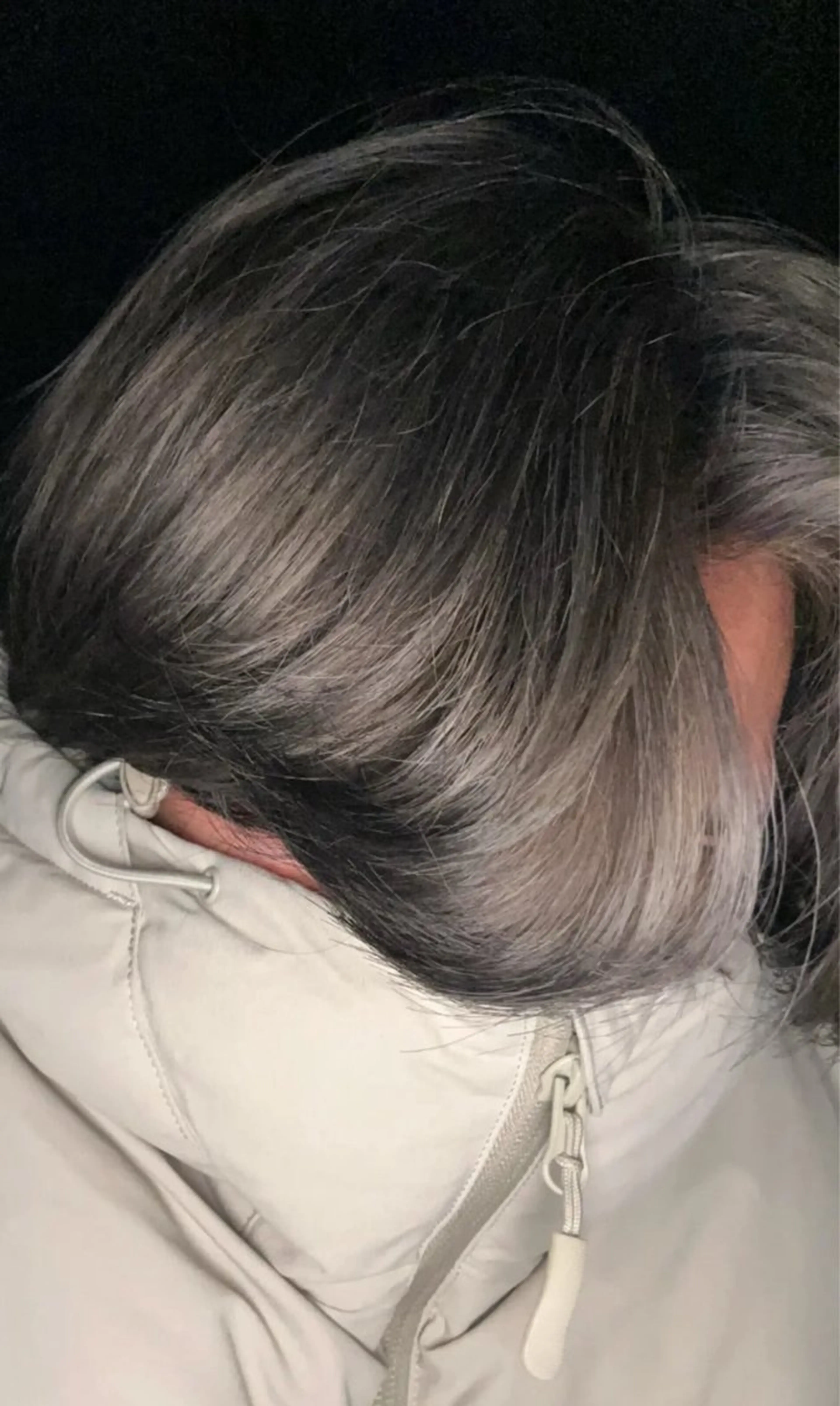 カラー ブリーチ デザインカラー シルバー fifth 山本慎人のヘアスタイル