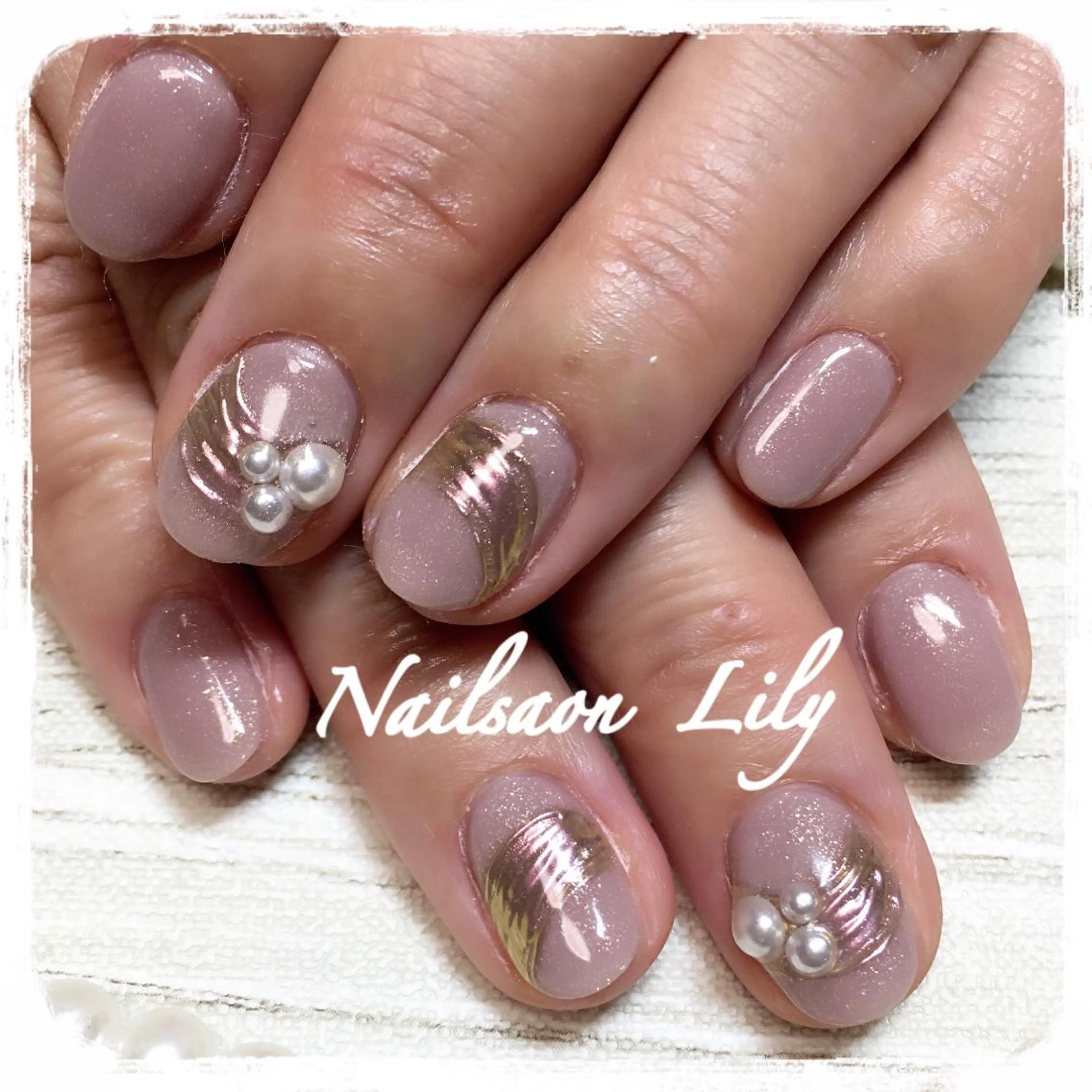 ネイル ミラーネイル Lily*nail 🌻Mii🌻のネイルデザイン