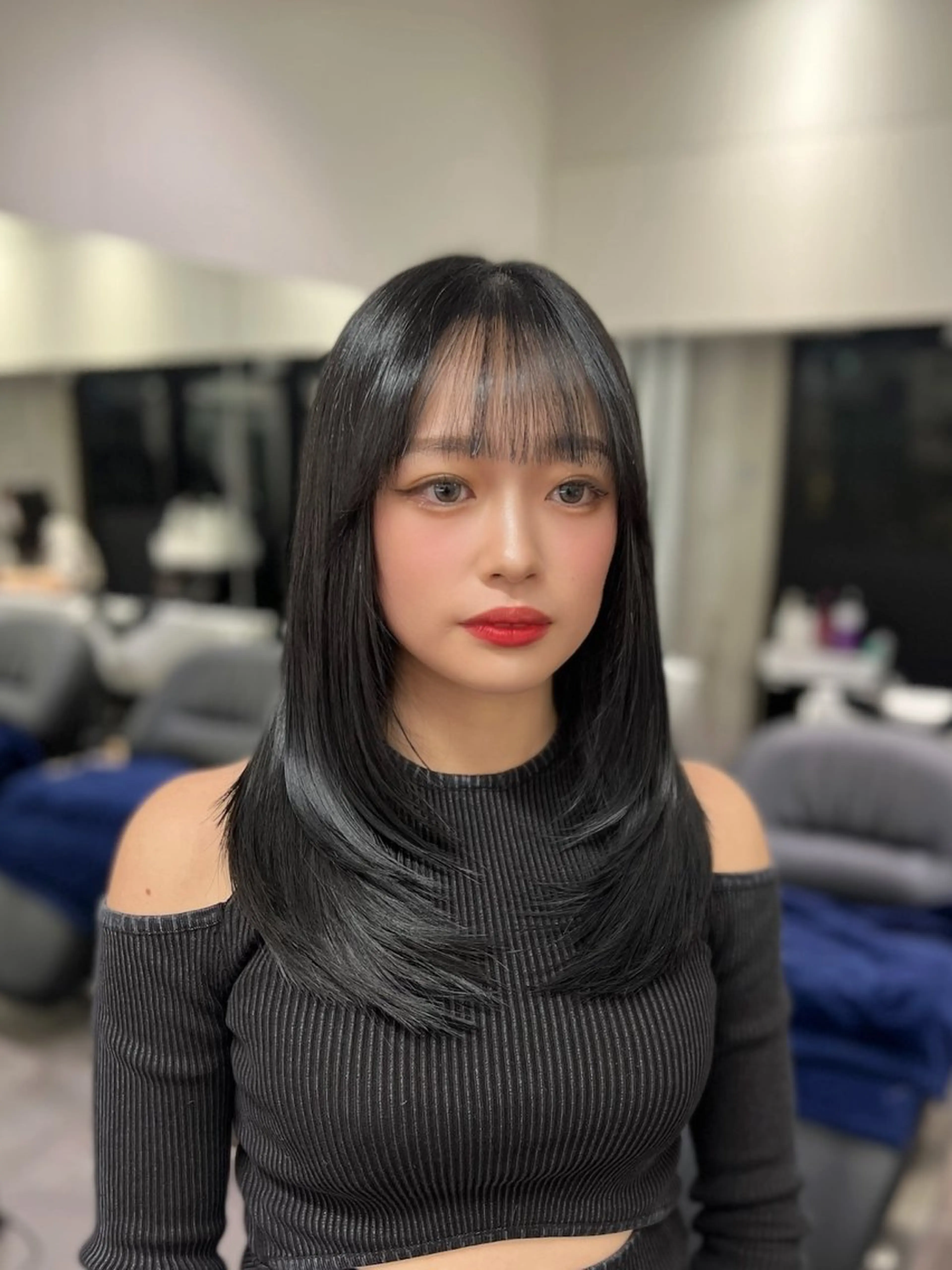 ミディアム レイヤーカット 【elyts】 COCOROのヘアスタイル