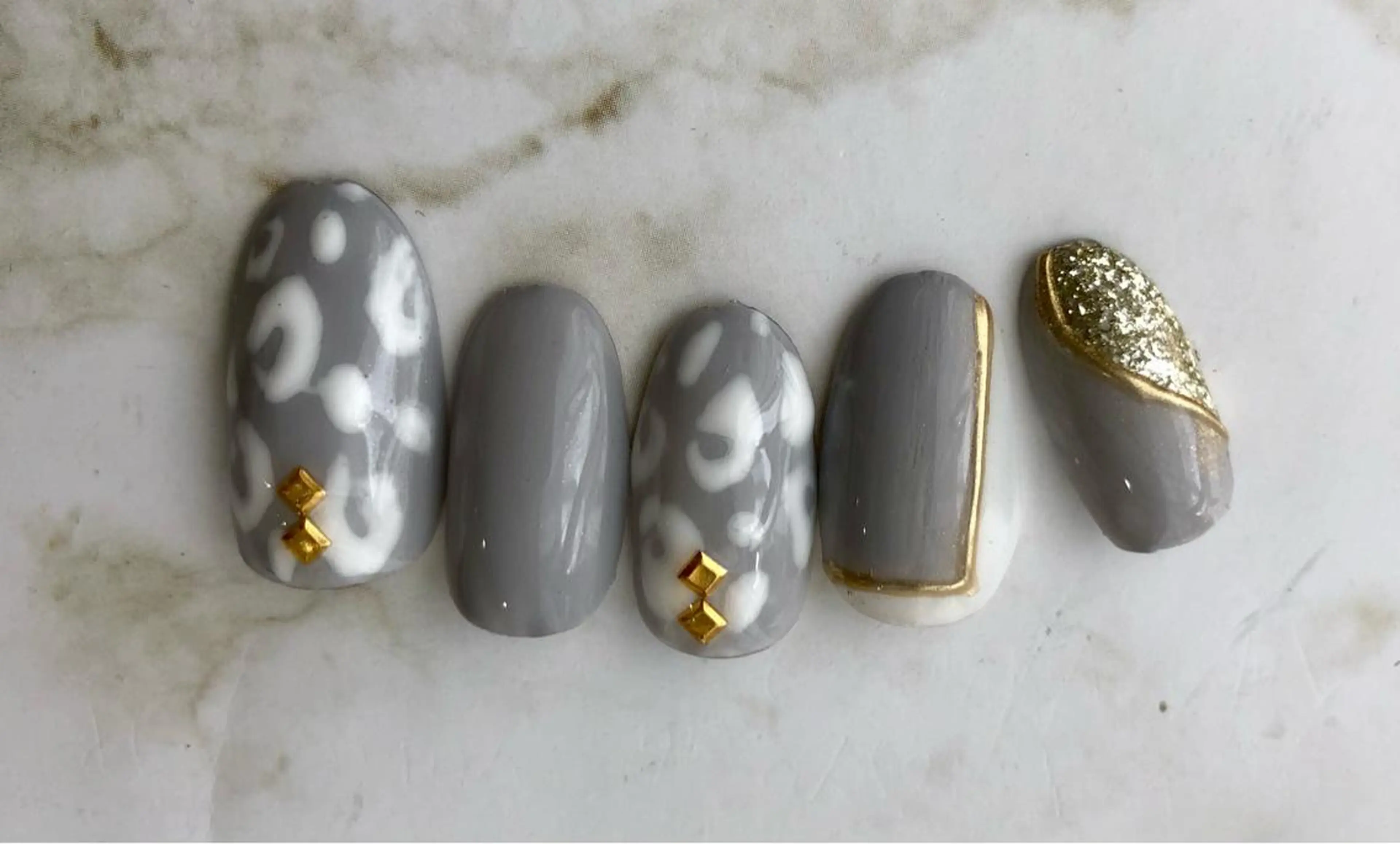 ミディアム salon kuuのネイルデザイン