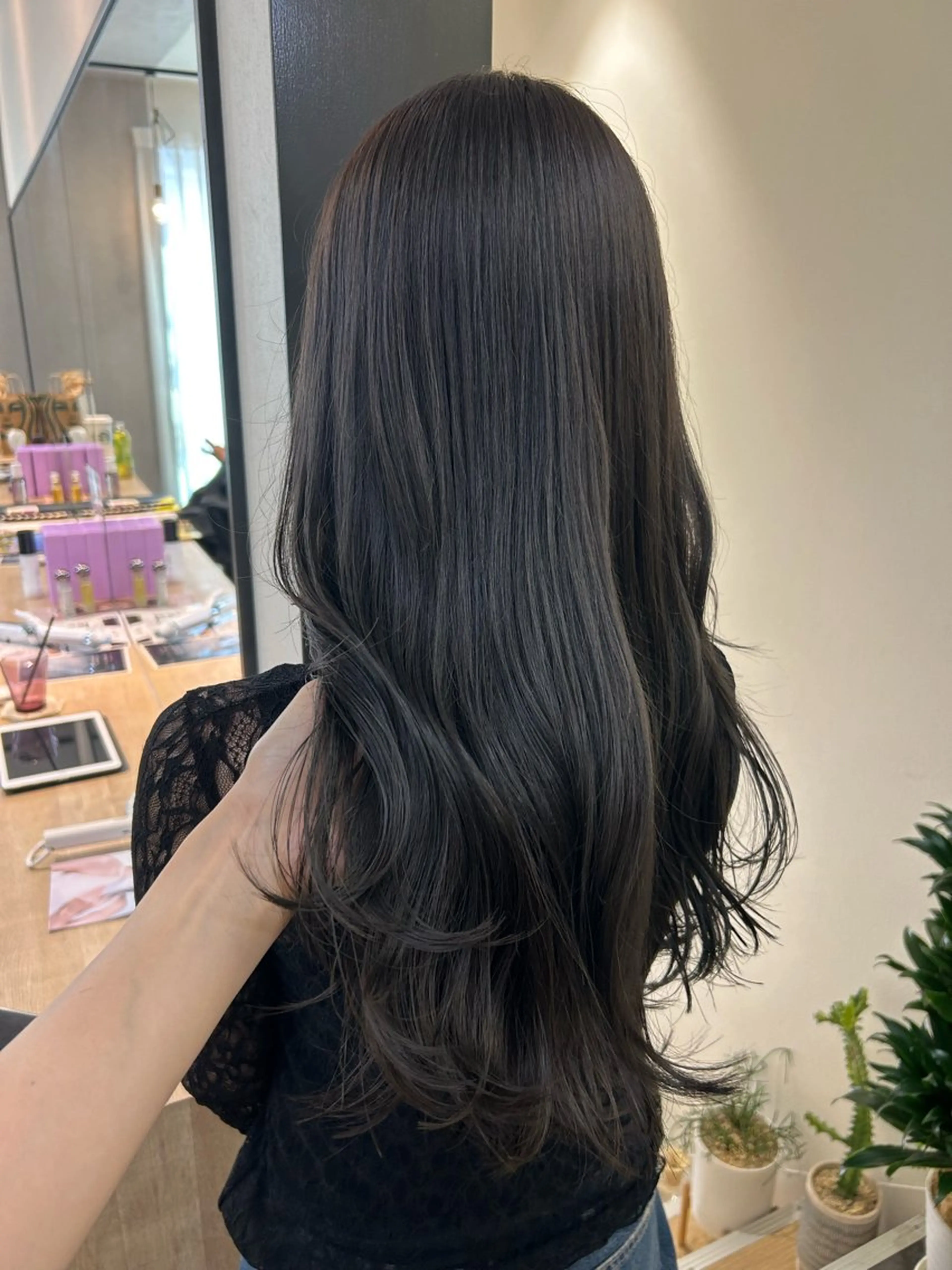 ロング カラー ブリーチ グレージュ ブリーチなしカラー hub hair レイヤー/透明感のヘアスタイル