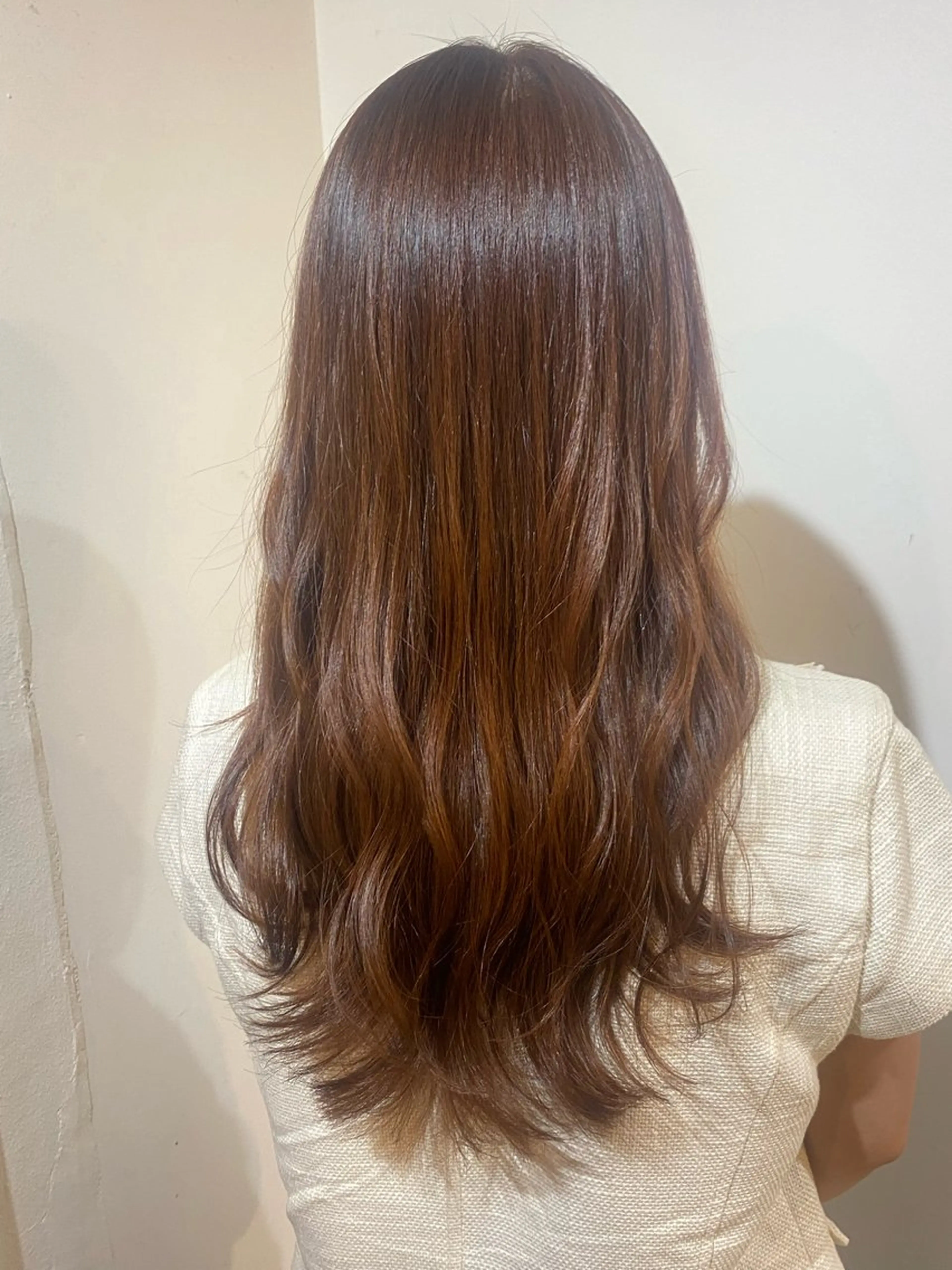 セミロング COLO✨️ 白川綺香のヘアスタイル