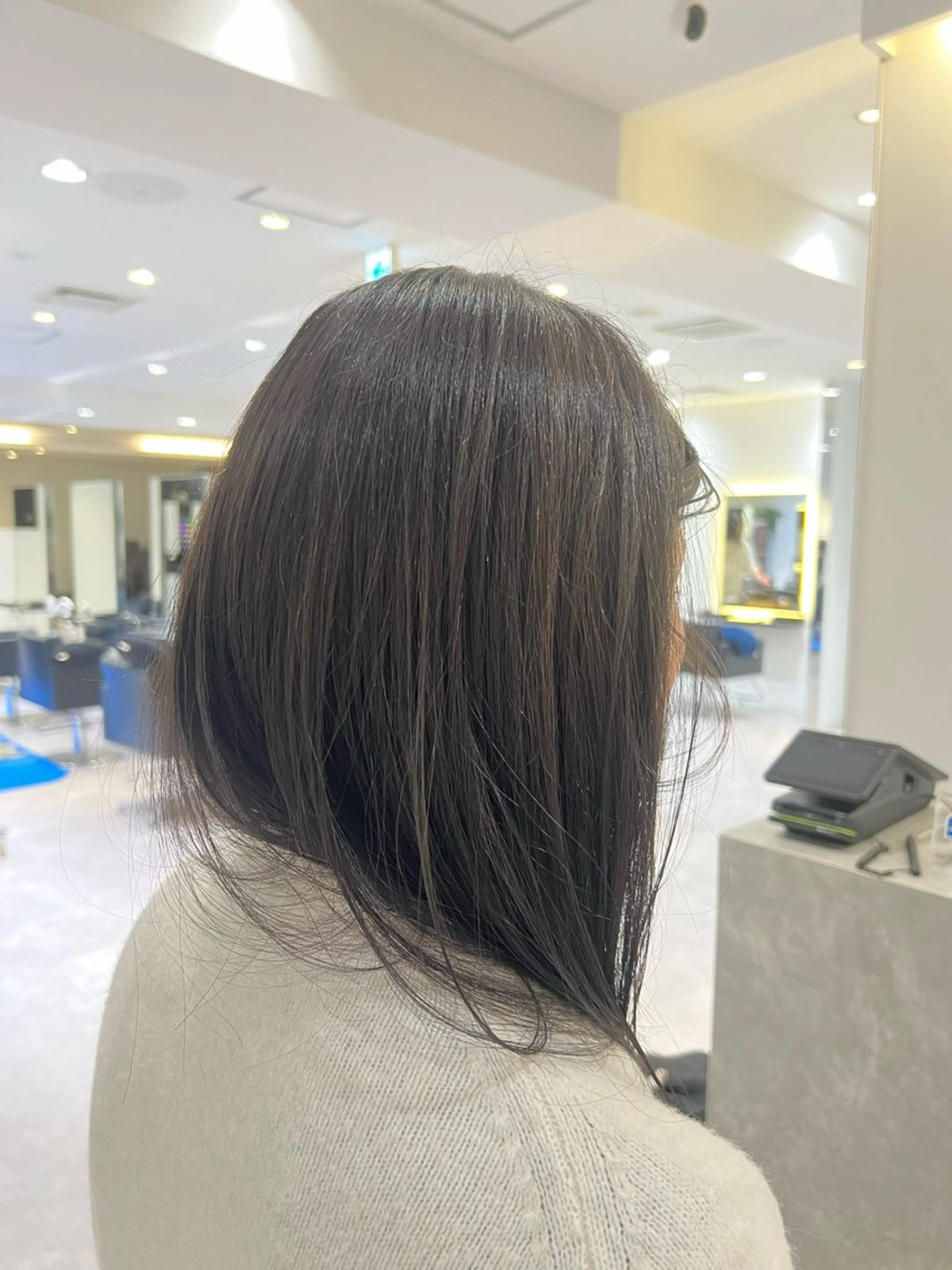 ミディアム カラー ブラウンカラー 透明感カラー オリーブブラウン 似合わせショート/ 小顔効果抜群/荒砂のヘアスタイル