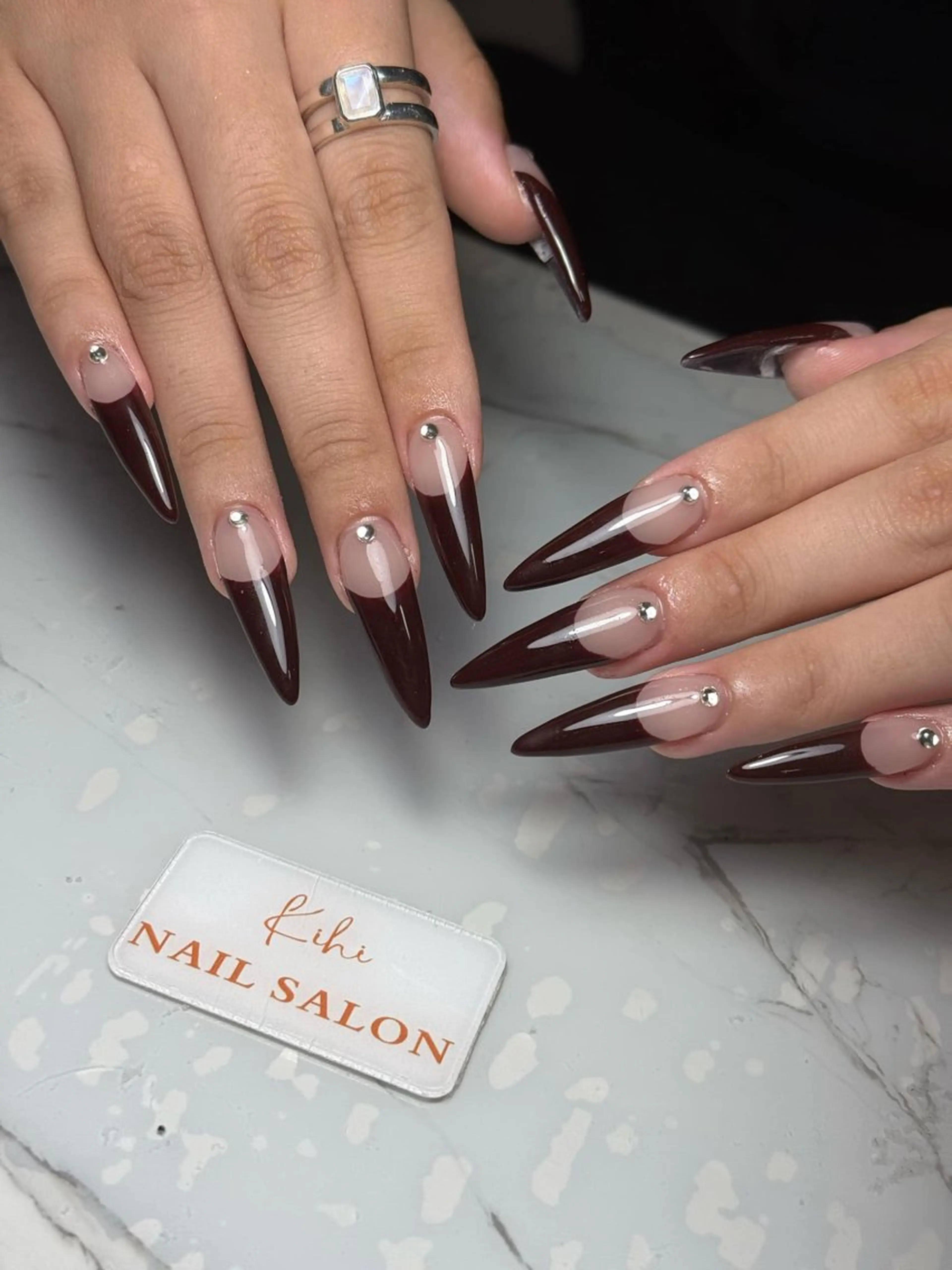 ネイル フレンチネイル ネイルチップ さくら💮💮 【オフ無料】のネイルデザイン