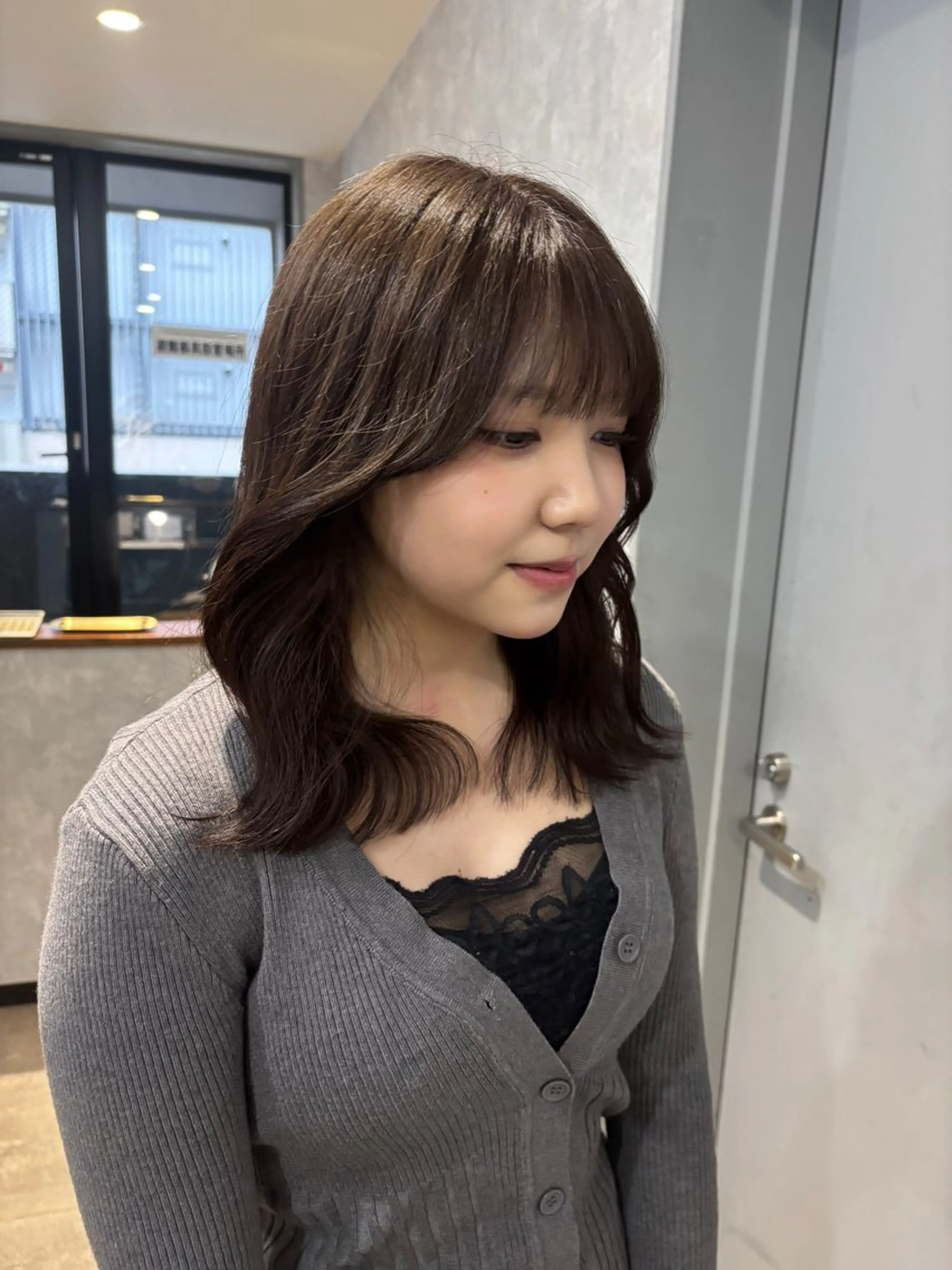 ミディアム カット ヘアカラー トリートメント 🌐NATSUMI 🌐【寒色カラー】のヘアスタイル