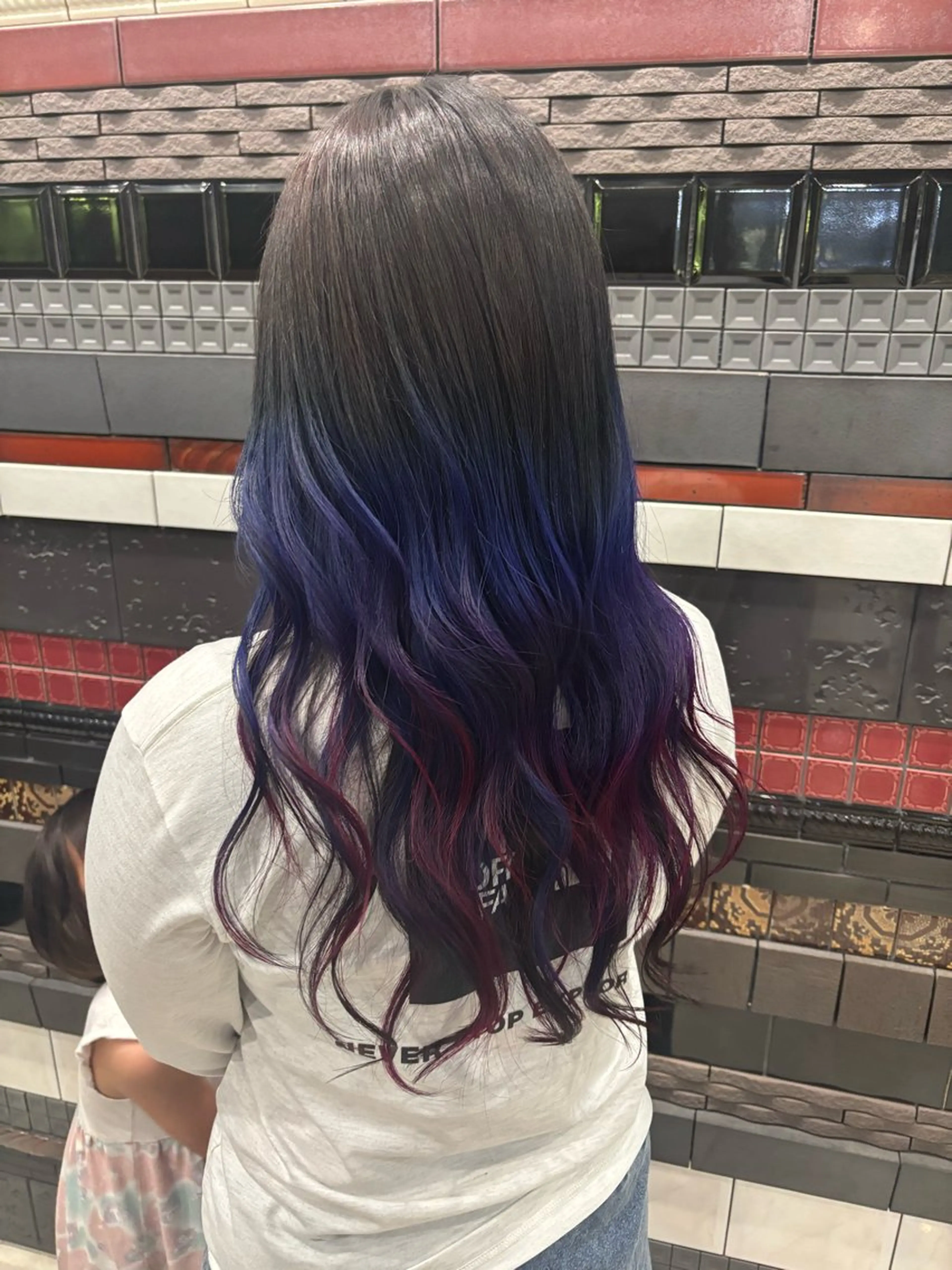 ロング カラー グラデーションカラー ピンクカラー カット ヘアカラー 色落ちまで2度綺麗な ハイトーン🪞／ミクのヘアスタイル