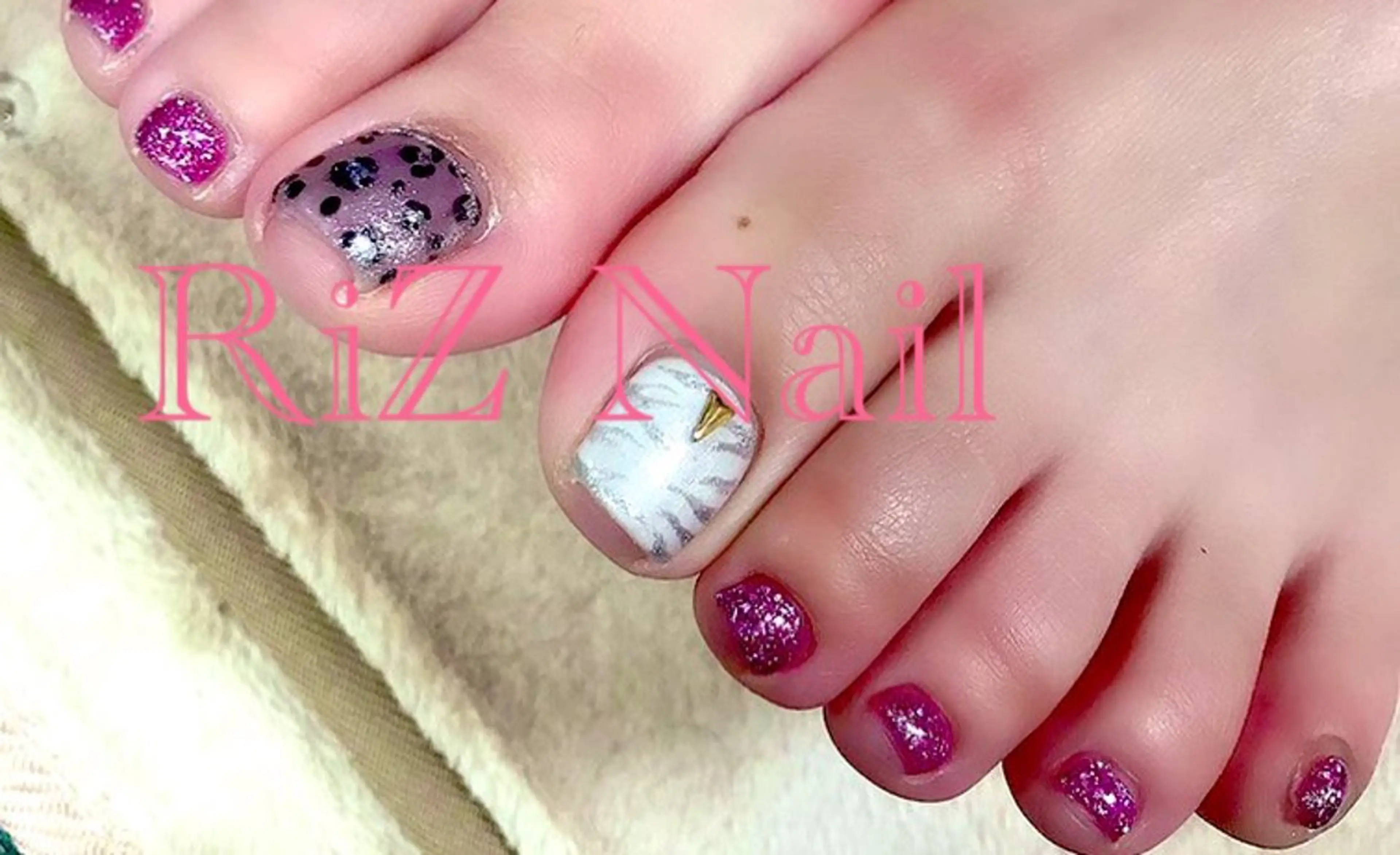 ネイル アニマル柄 フットネイル RiZ nail salonのネイルデザイン