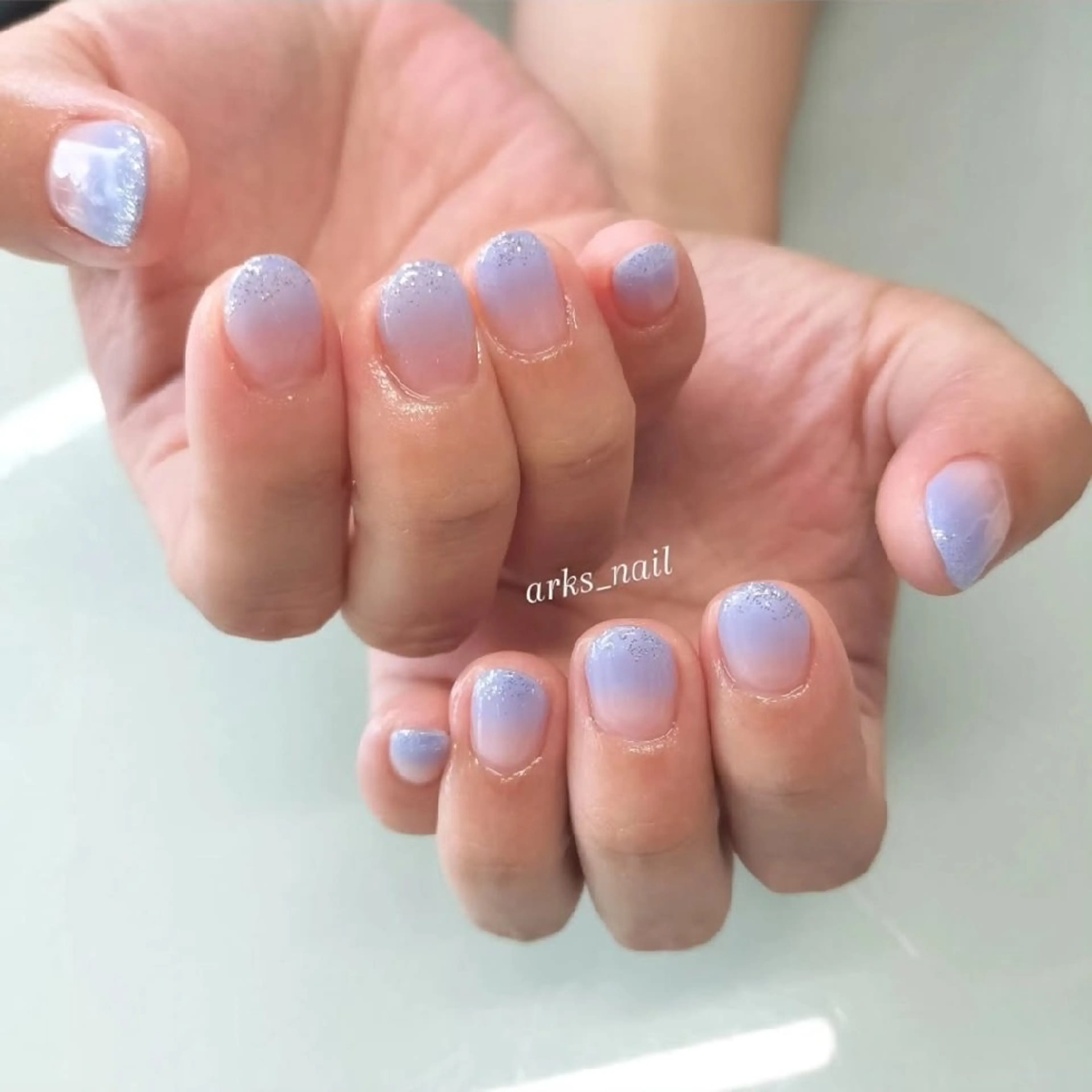 ネイル ジェルネイル グラデーション ラメ(グリッター) ハンドネイル アークス所属・arks nailのネイルデザイン