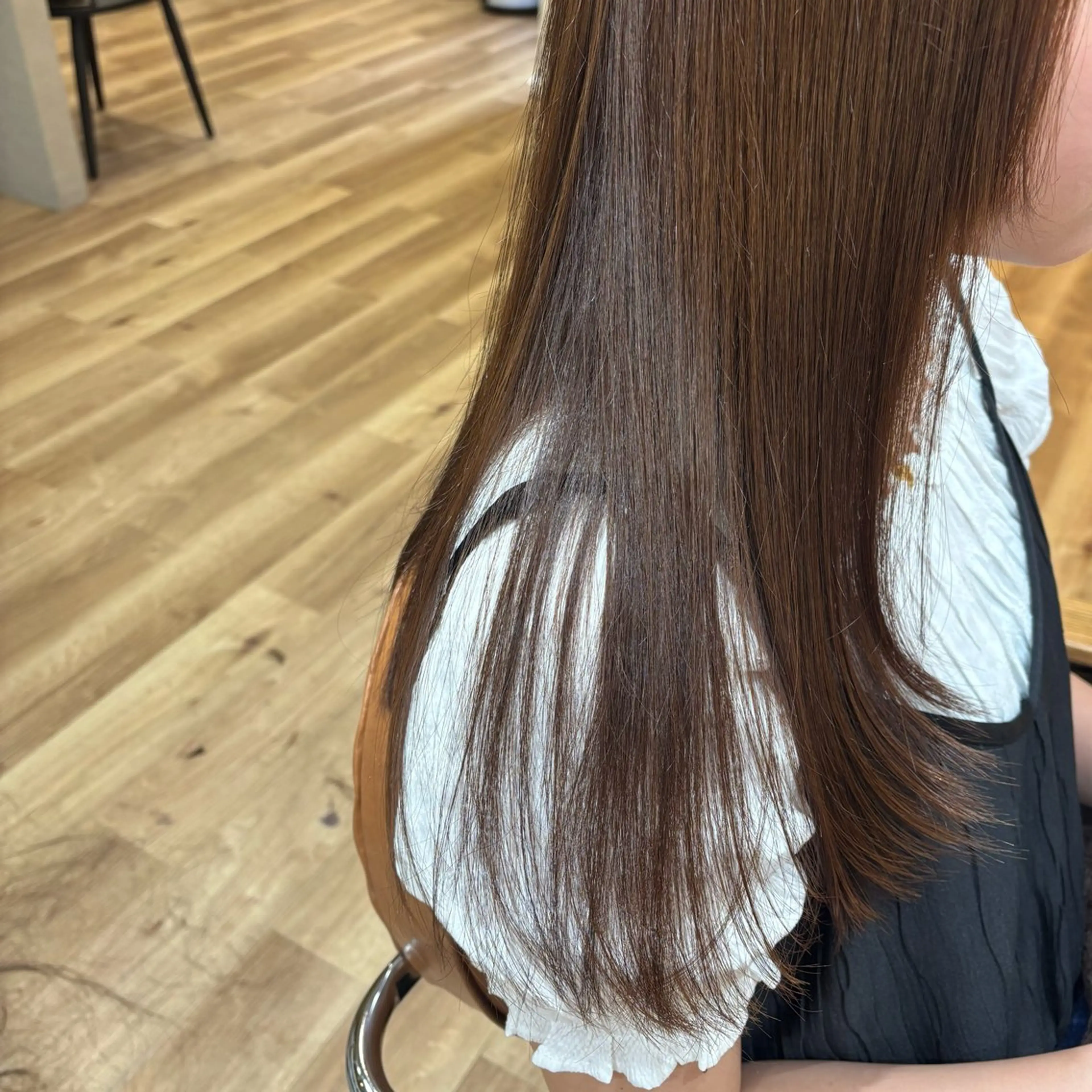 ロング 顔まわりレイヤー 顔周りカット レイヤーカット 小西 七菜子のヘアスタイル