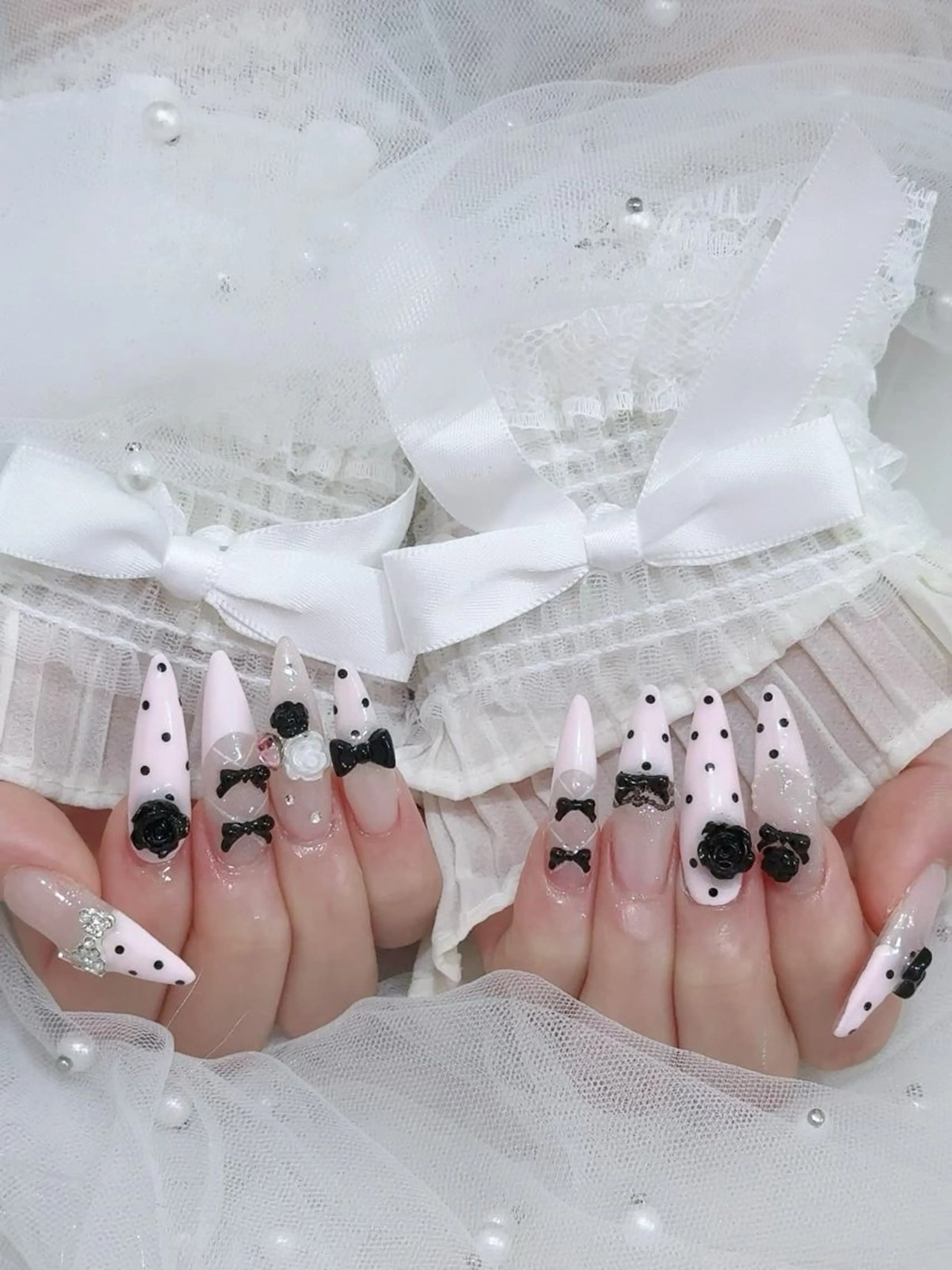 カラー グラデーションカラー ピンクカラー ハンドネイル AIN Nailのネイルデザイン