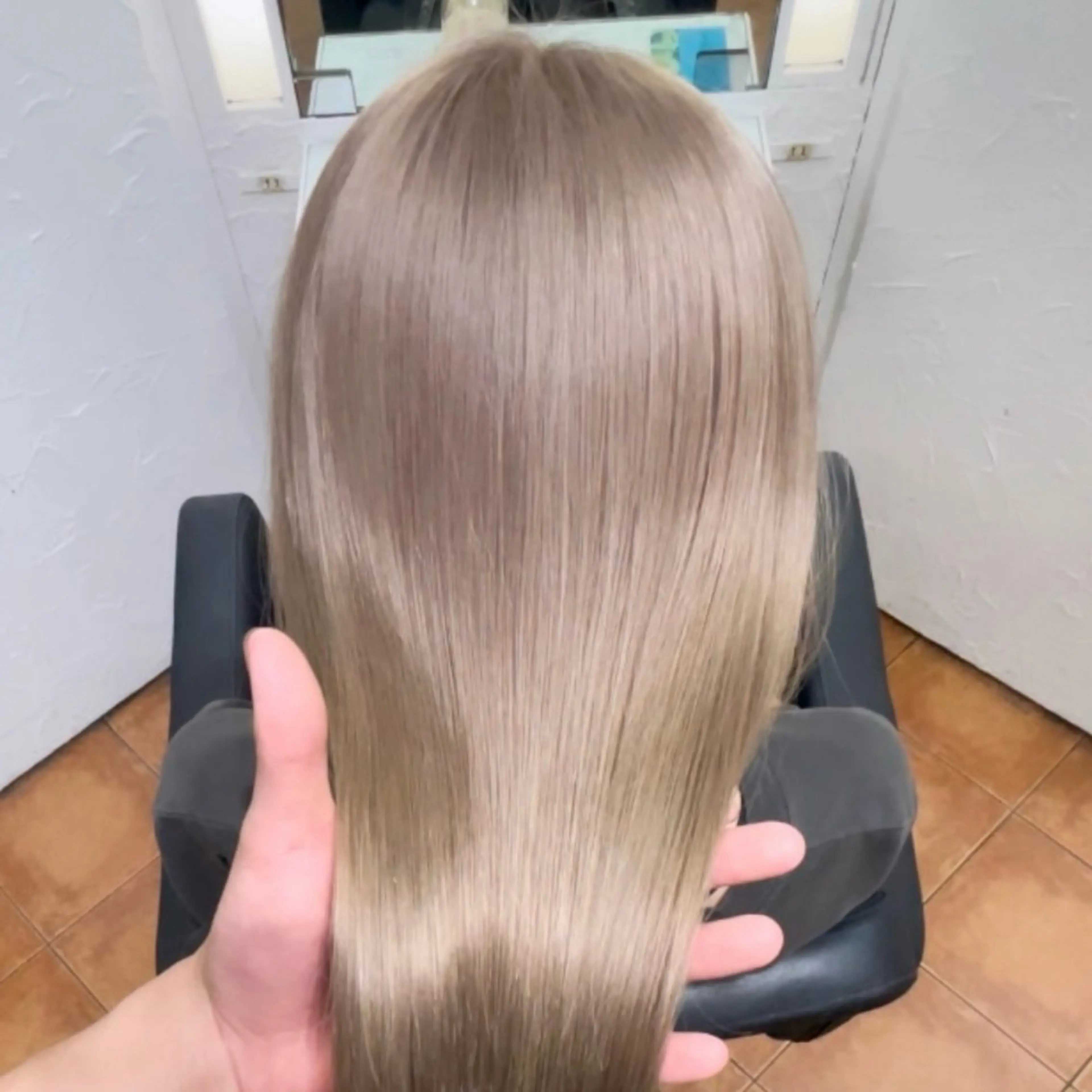 ロング カラー ブリーチ ケアブリーチ デザインカラー グレージュ ハイトーンカラー ヘアカラー トリートメント ブリーチなしピンク 赤井龍斗のヘアスタイル