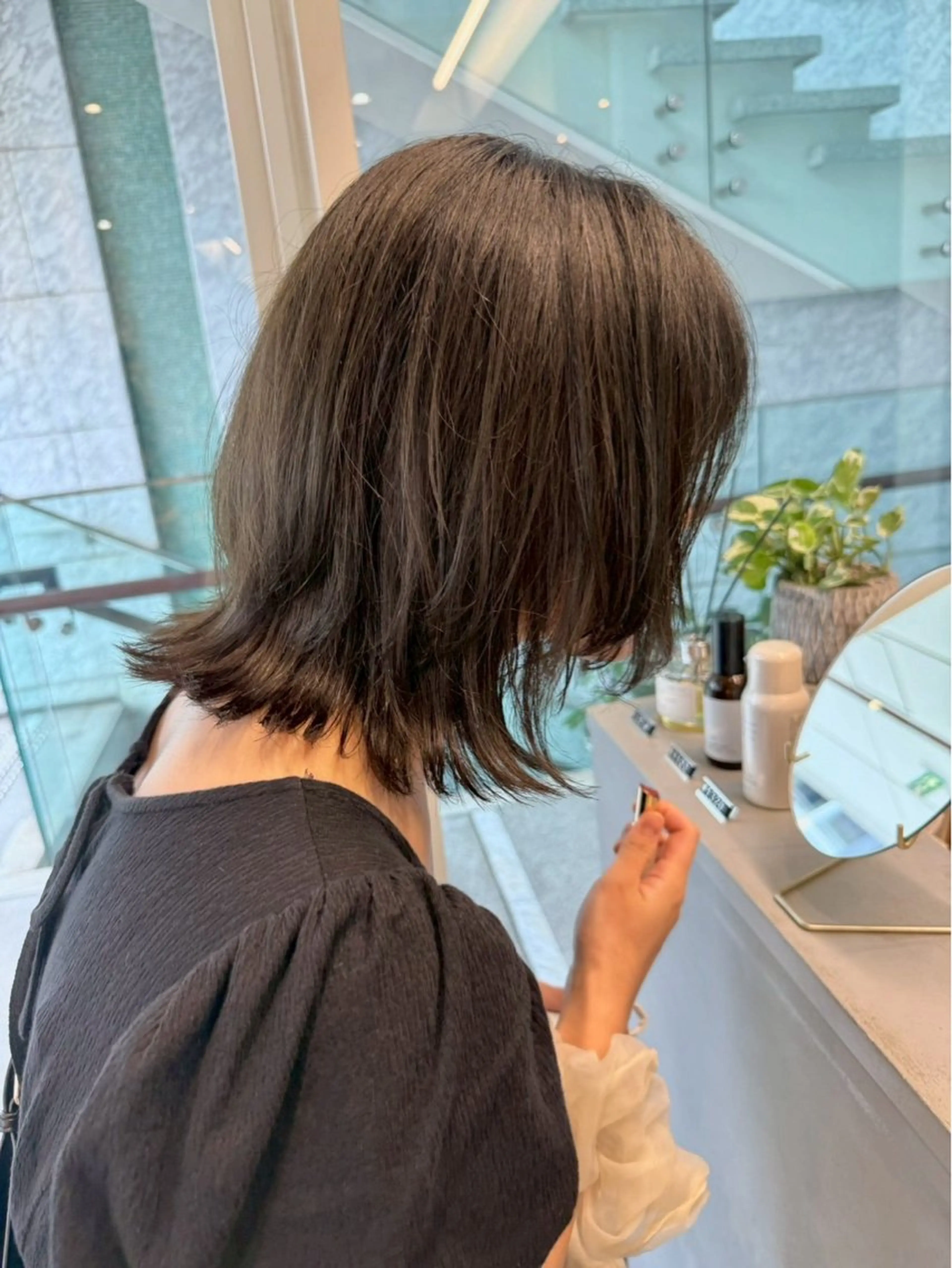 ミディアム カット ヘアカラー 表参道SHEA Am iのヘアスタイル