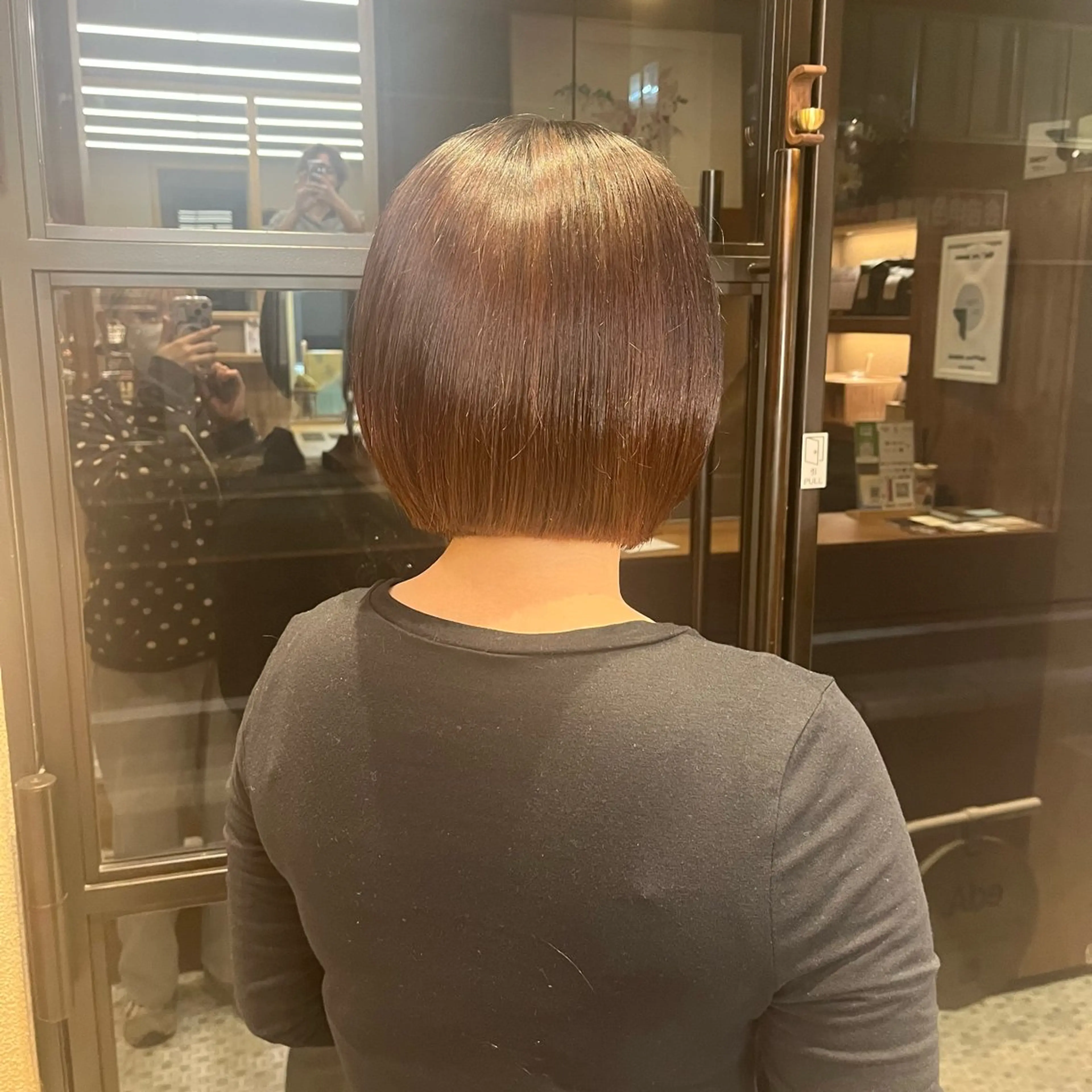 ミディアム ショートボブ ボブ カット Wカラー🐾 ハルナのヘアスタイル