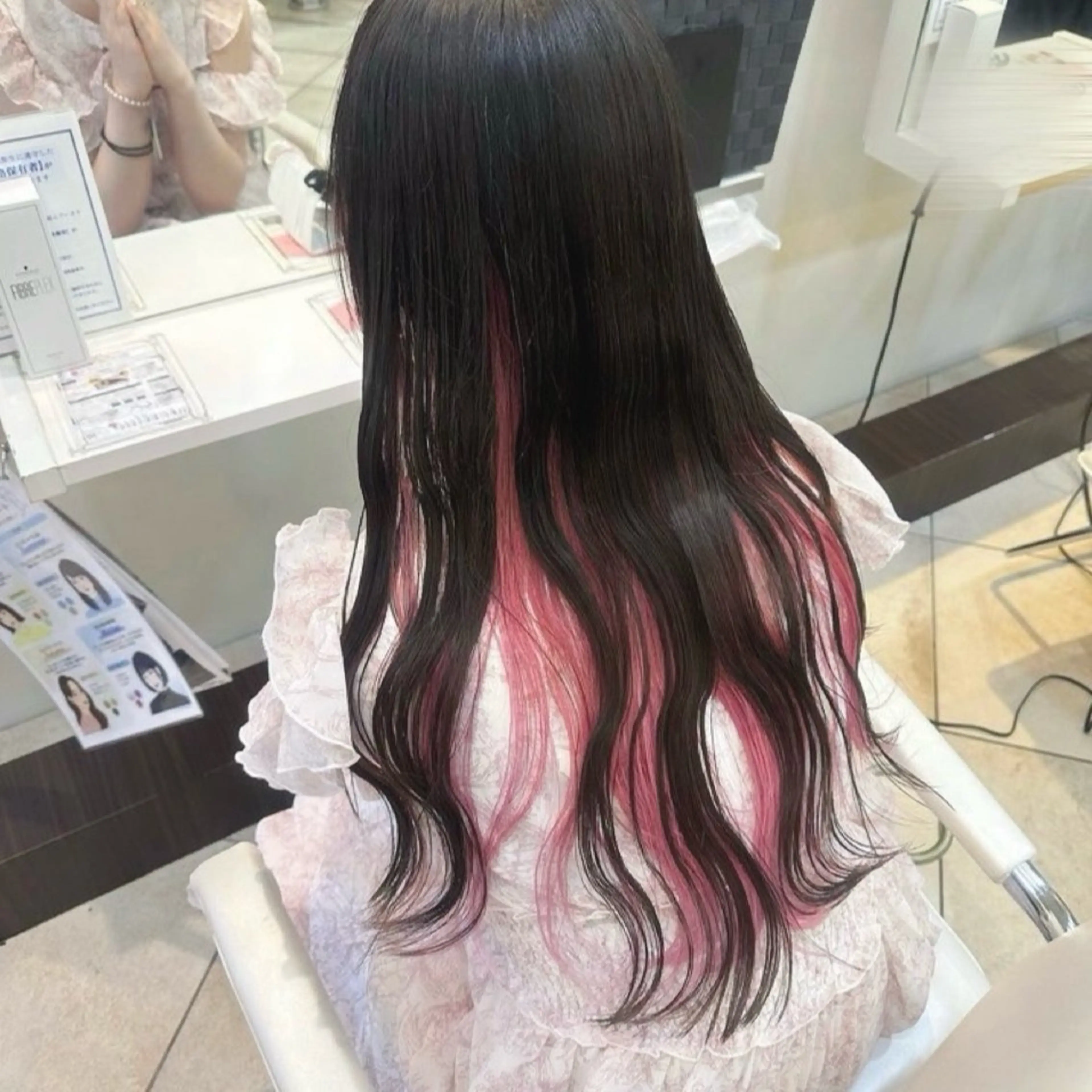 セミロング カラー ブリーチ インナーカラー ピンクカラー mei 撮影モデル募集中！のヘアスタイル