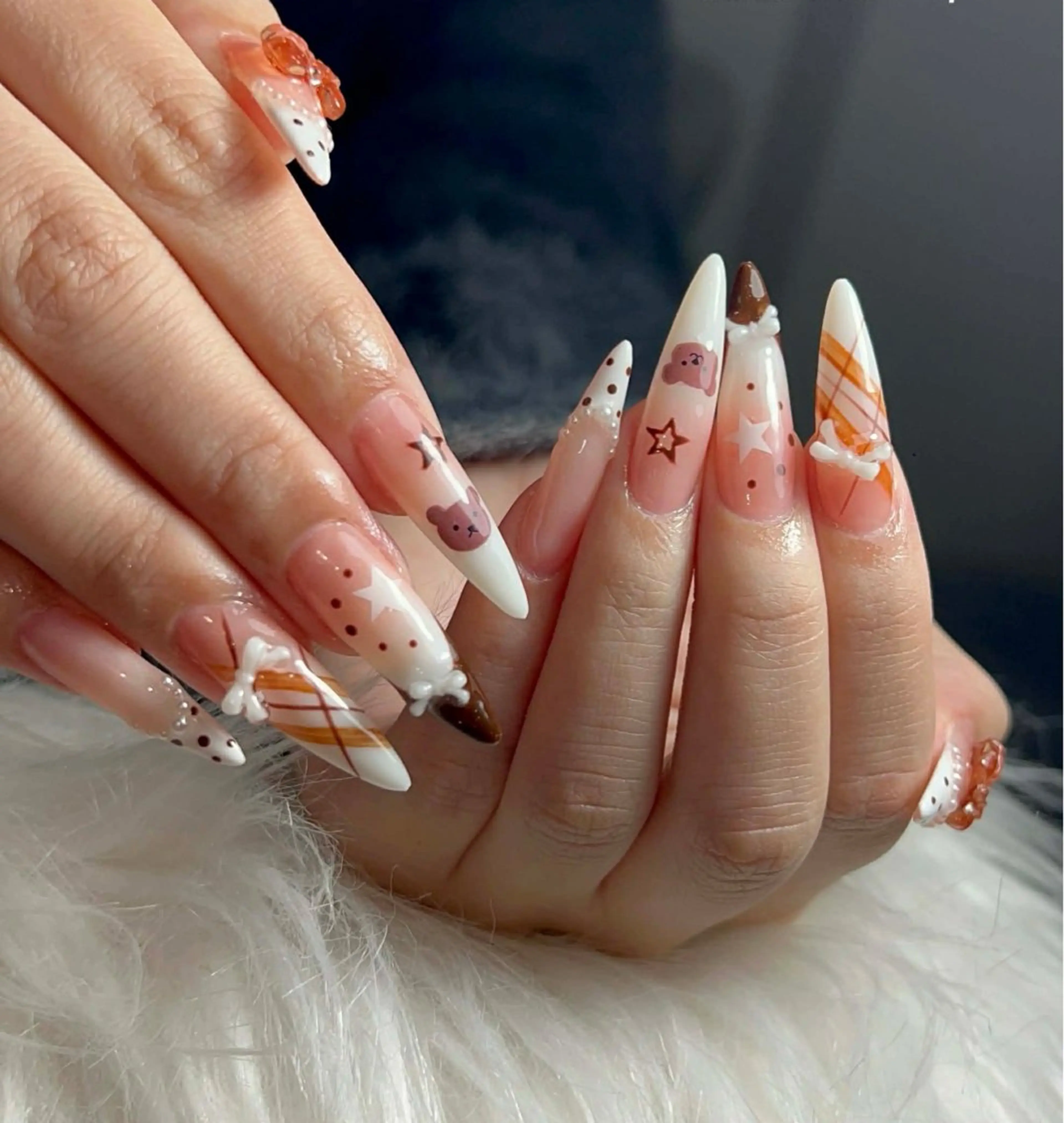 ネイル オーロラネイル クリアネイル フラッシュネイル ジェルネイル グラデーション ハンドネイル ZUZU AMEE NAILのネイルデザイン