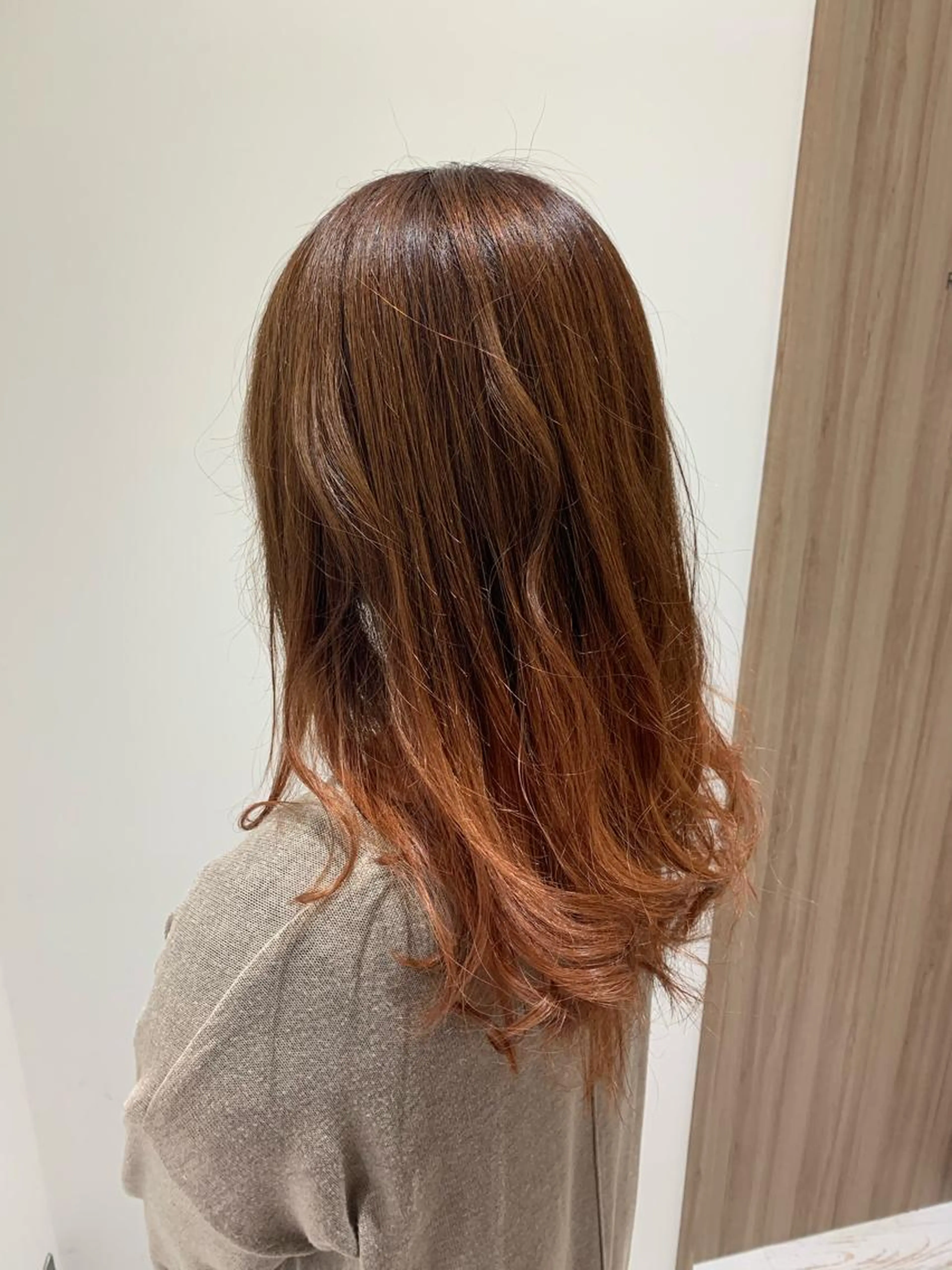 【3月平日ご新規様限定】🌸 ヘアカラー+艶々トリートメント🌸 カラーで印象チェンジ‼️の写真