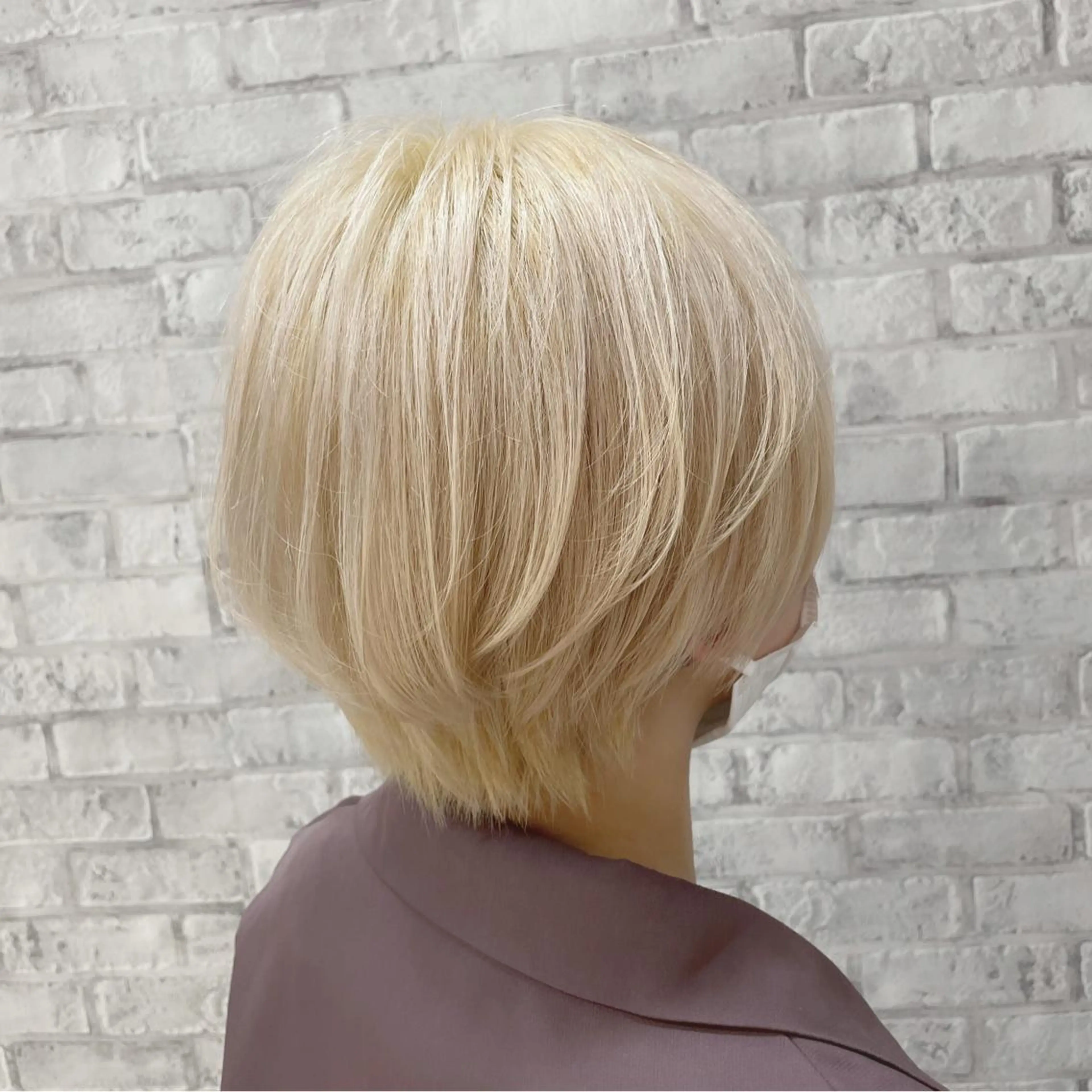 ショート カラー ショートボブ ブリーチ 抜きっぱなしブロンド ブロンド ボブ ヘアカラー トリートメント 秋山 幸太のヘアスタイル