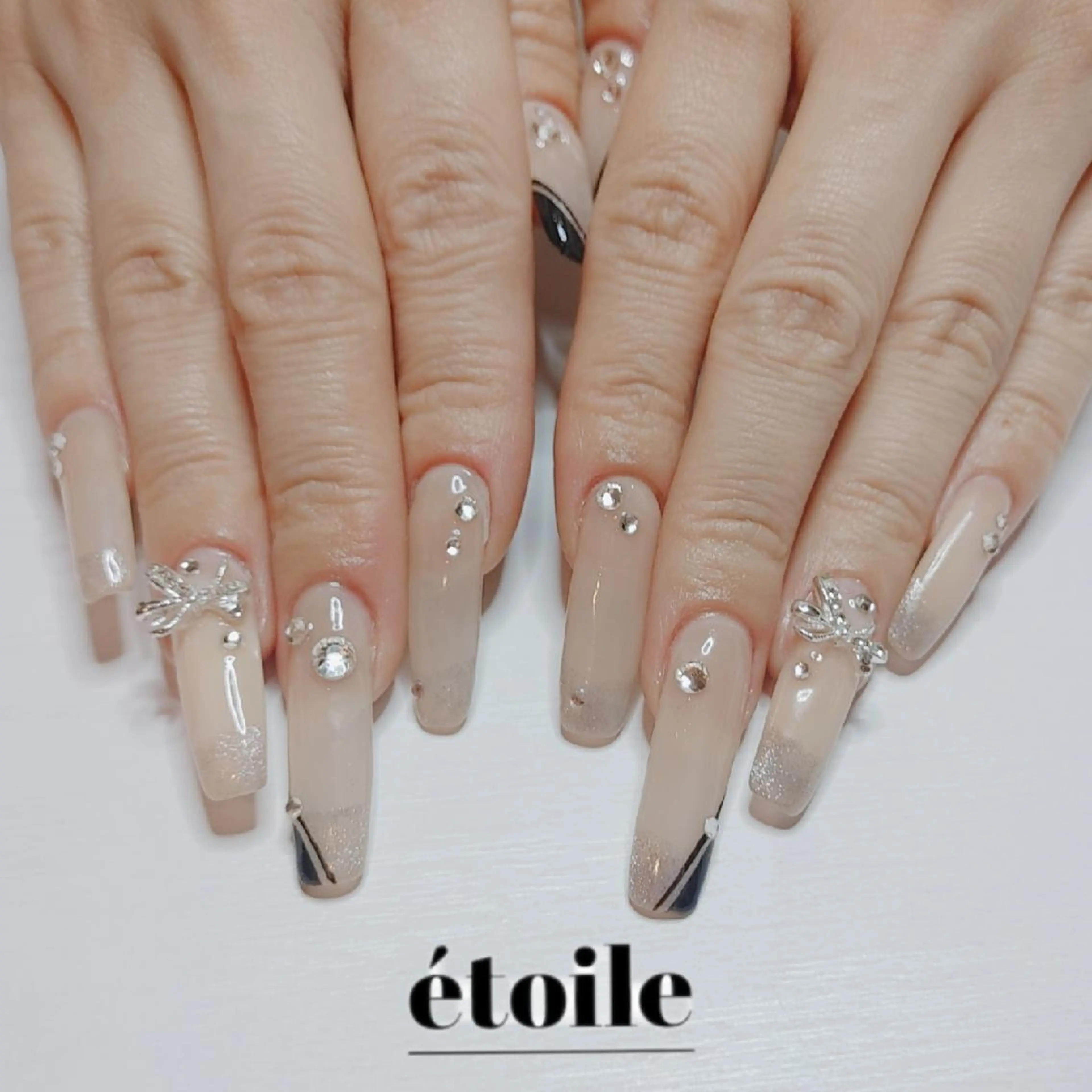 ネイル フレンチネイル ハンドネイル ハンドケア étoile(エトワール)所属・山田 可愛のネイルデザイン