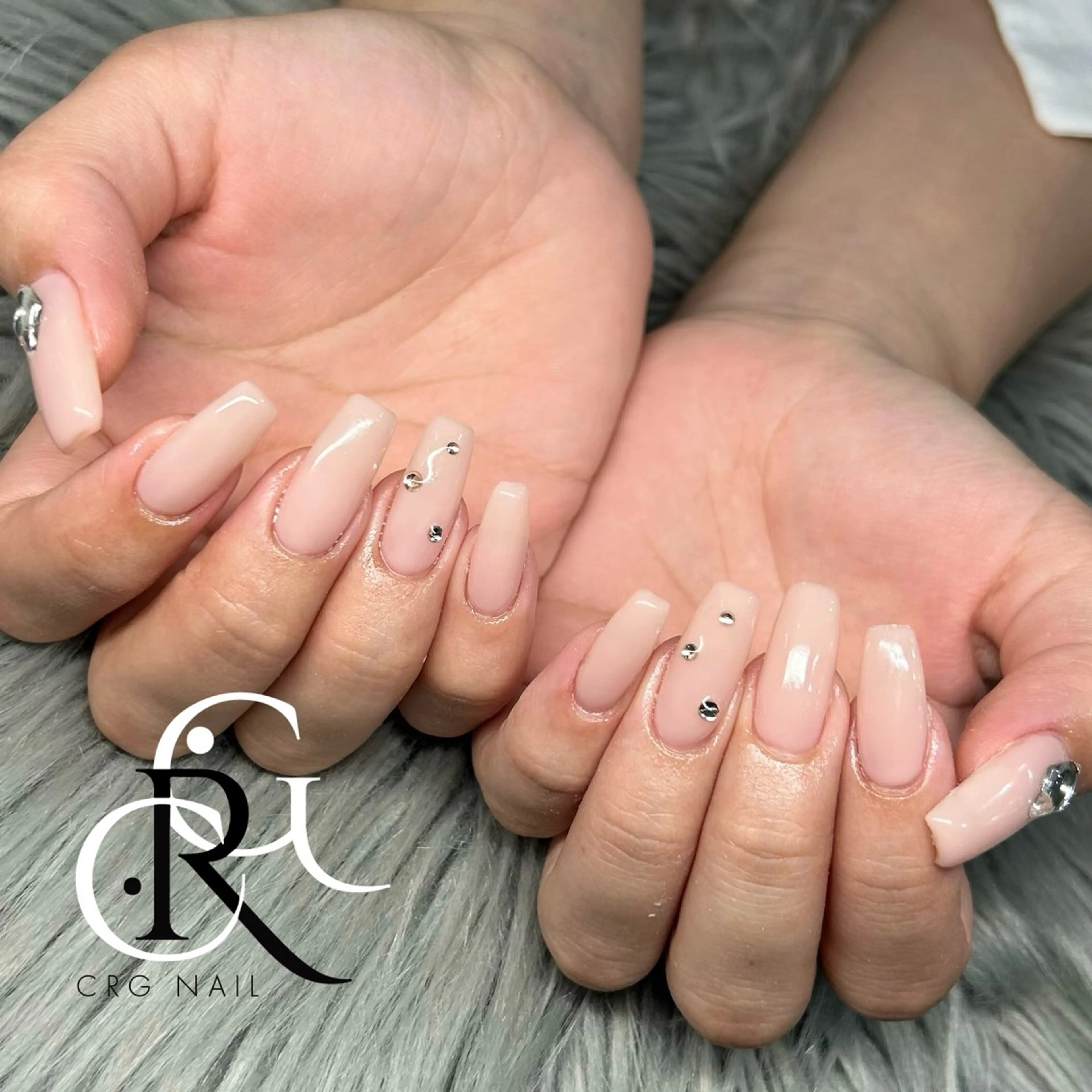 ネイル ハンドネイル 美フォルムスカルプ✨ RENAのネイルデザイン