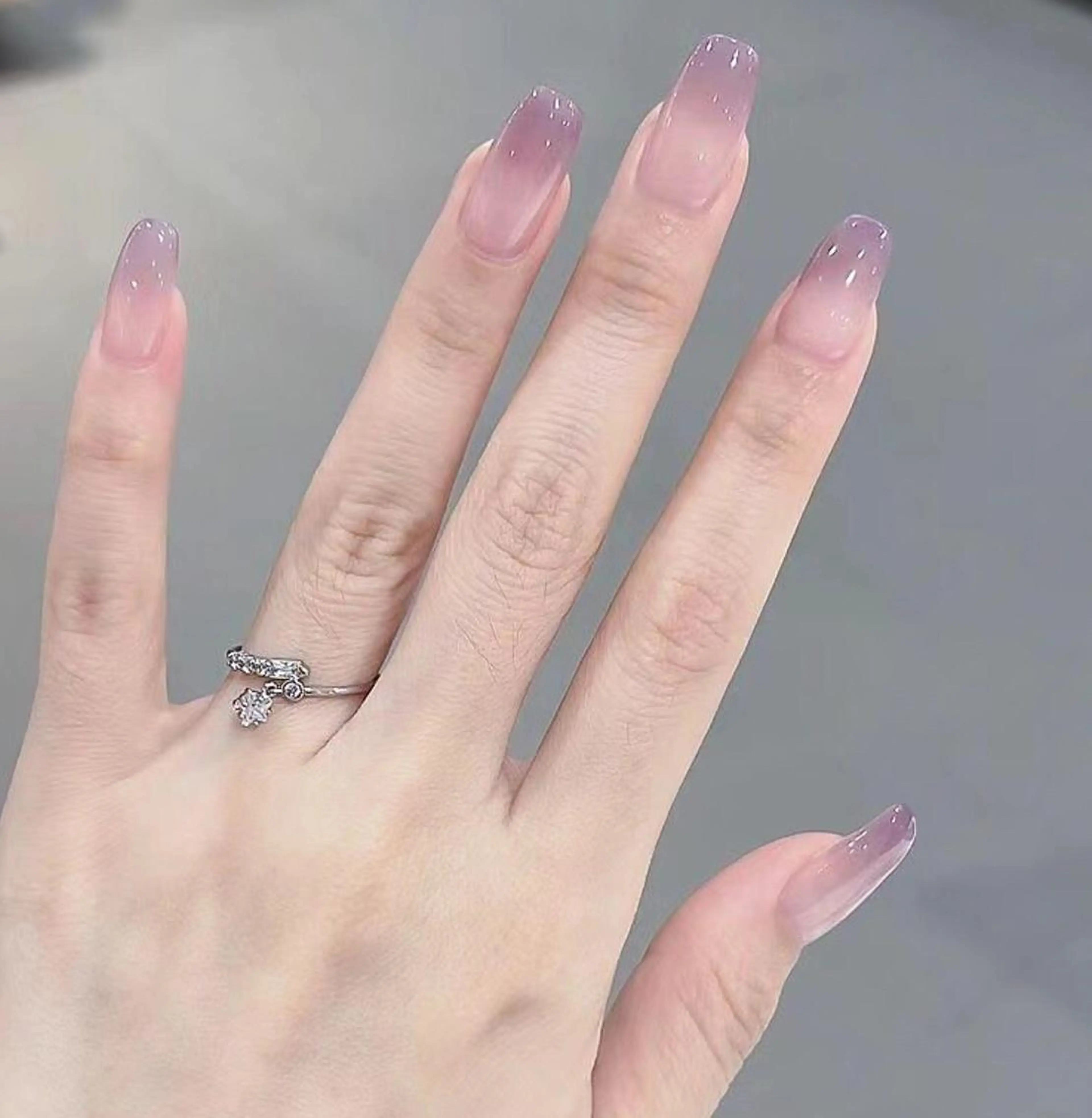 ネイル ハンドネイル MoonNail ユリ🌸のネイルデザイン