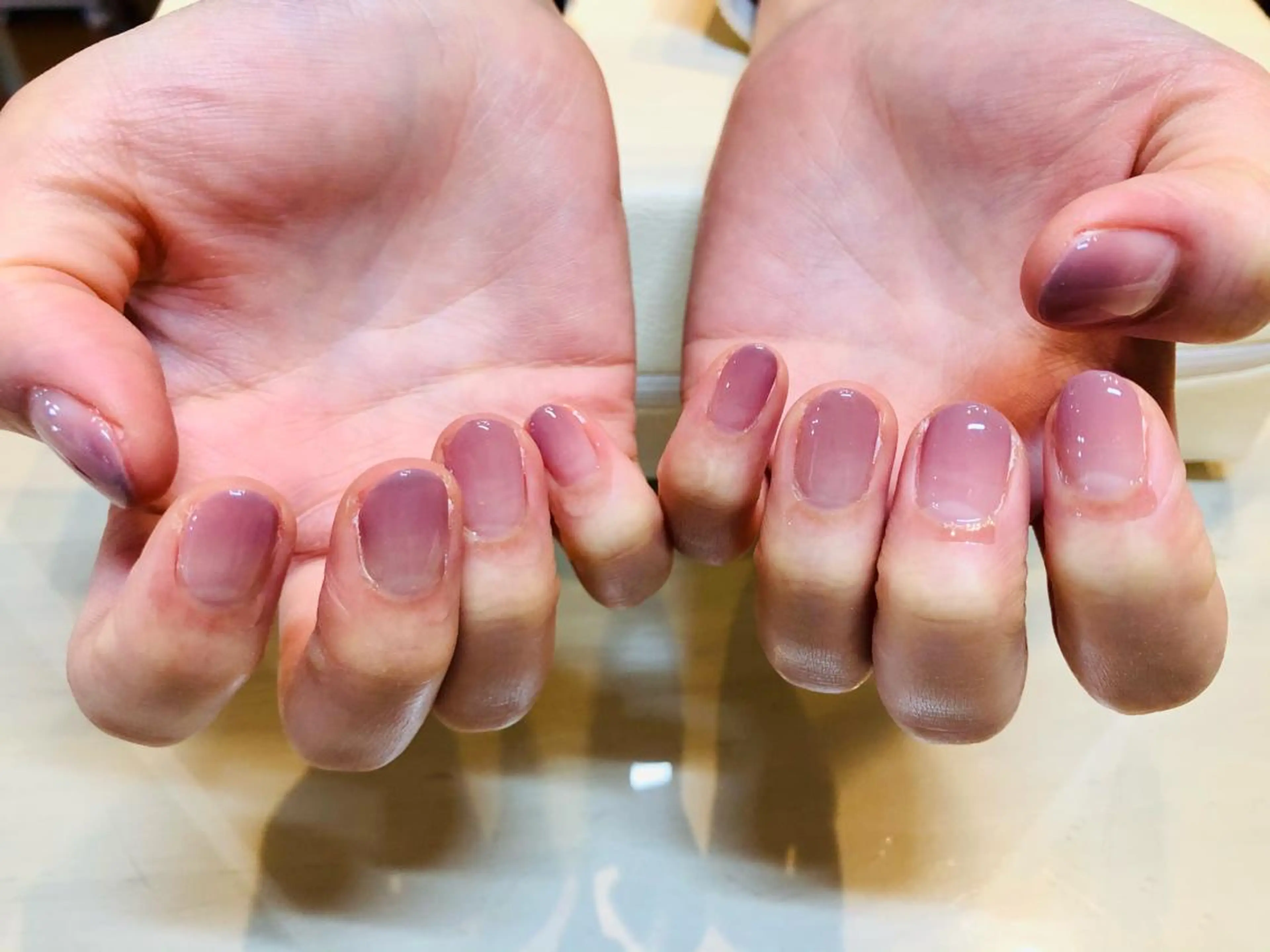 ネイル グラデーション ハンドネイル 🌿Nnail🌿 プライベートサロンのネイルデザイン