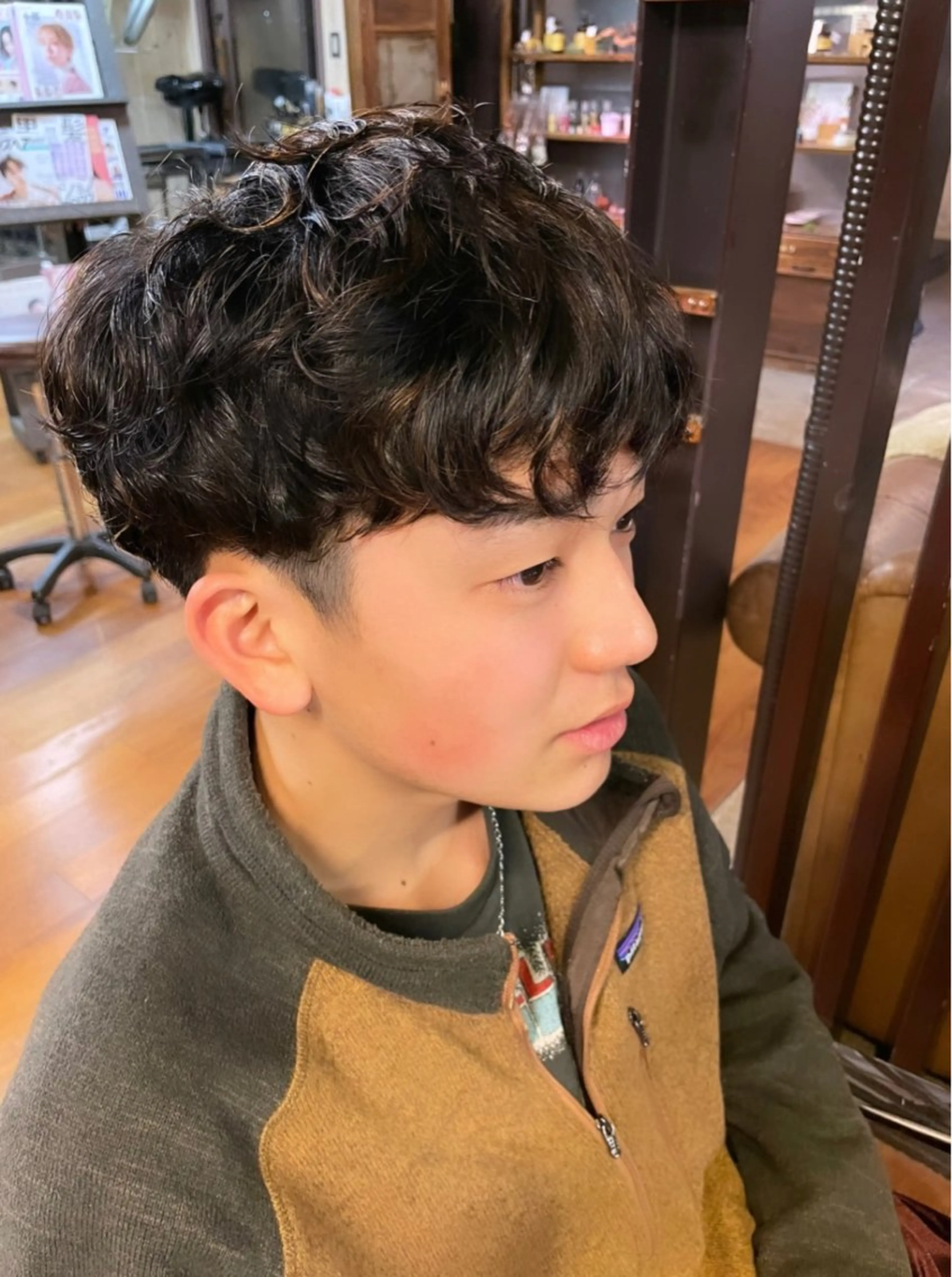 メンズ メンズハイライト メンズパーマ ayaka |トレンドヘアのヘアスタイル