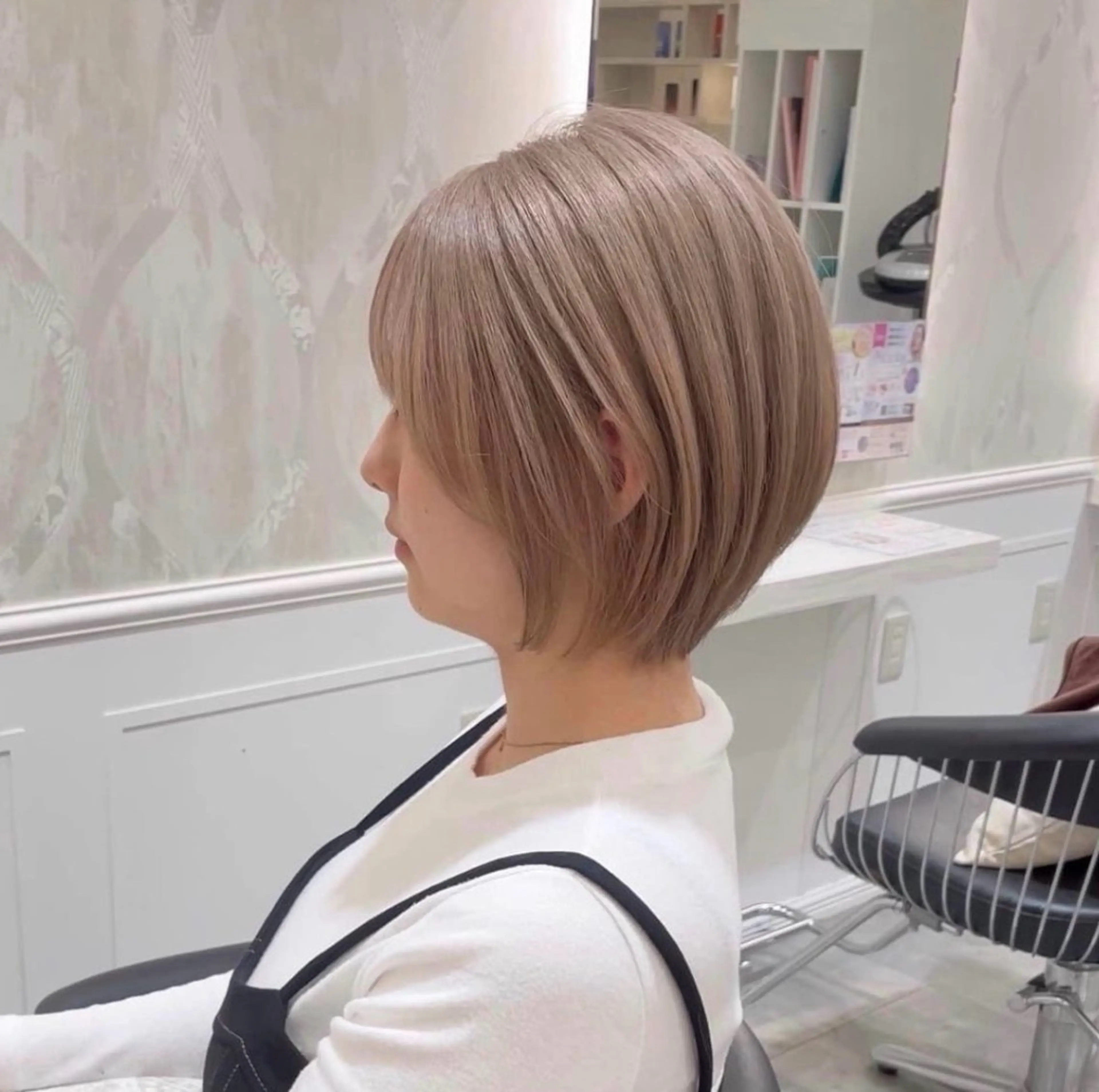 ショート labless MOEのヘアスタイル