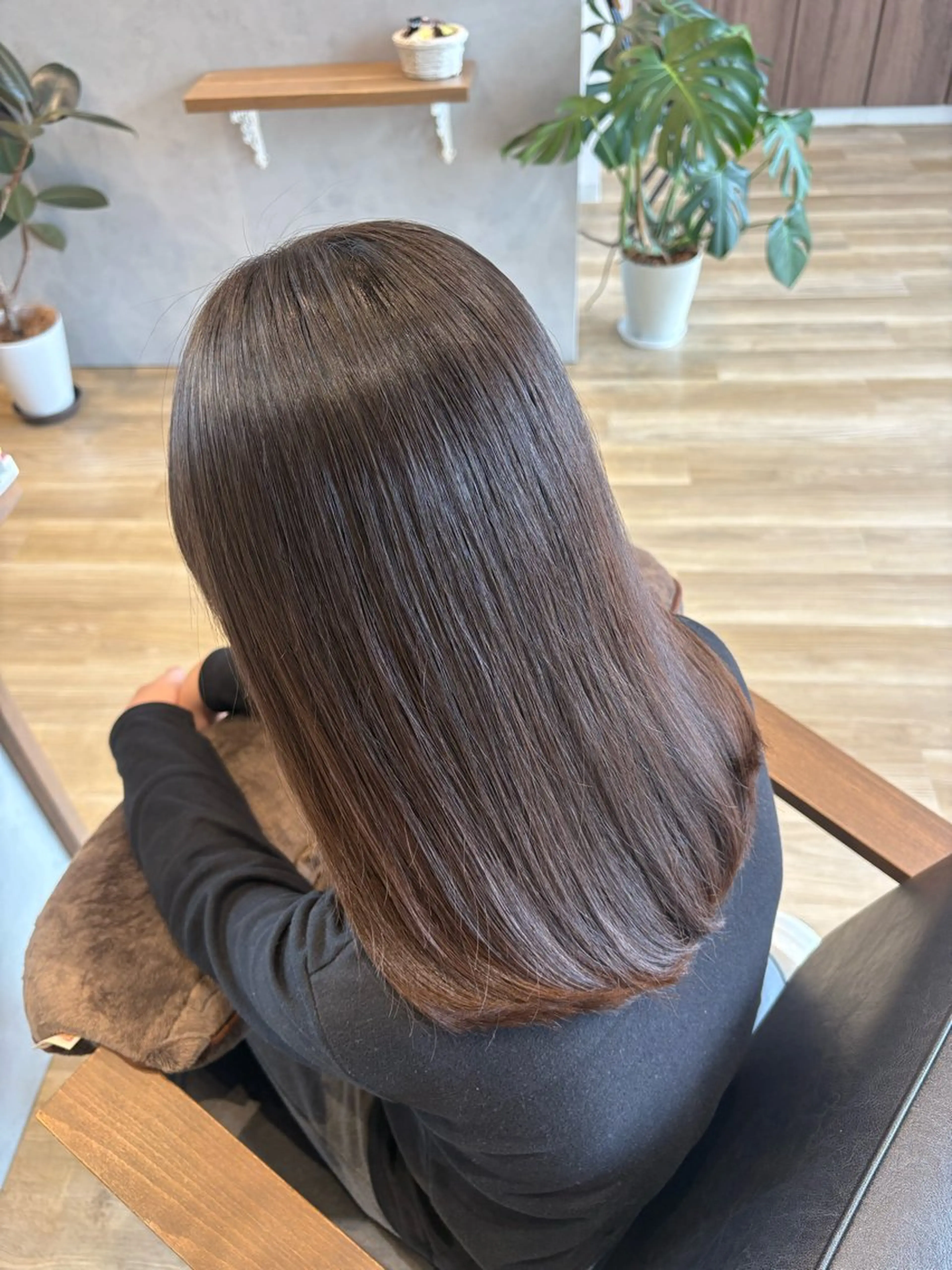 ミディアム 縮毛矯正 カット 縮毛矯正 韓国風ヘア🤍/頭皮 ケア🫧　Chikaのヘアスタイル