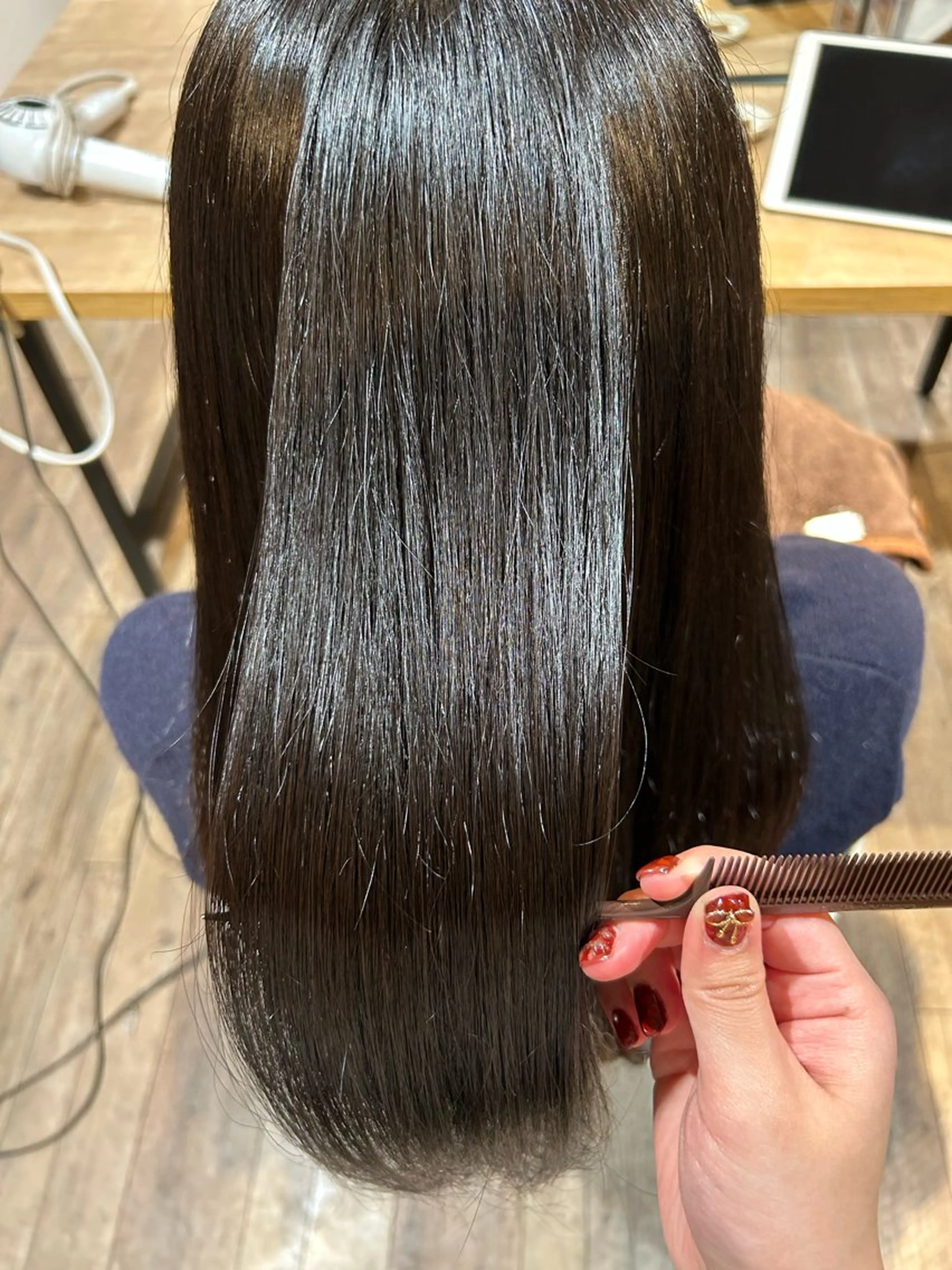 セミロング e.m. マヒロのヘアスタイル