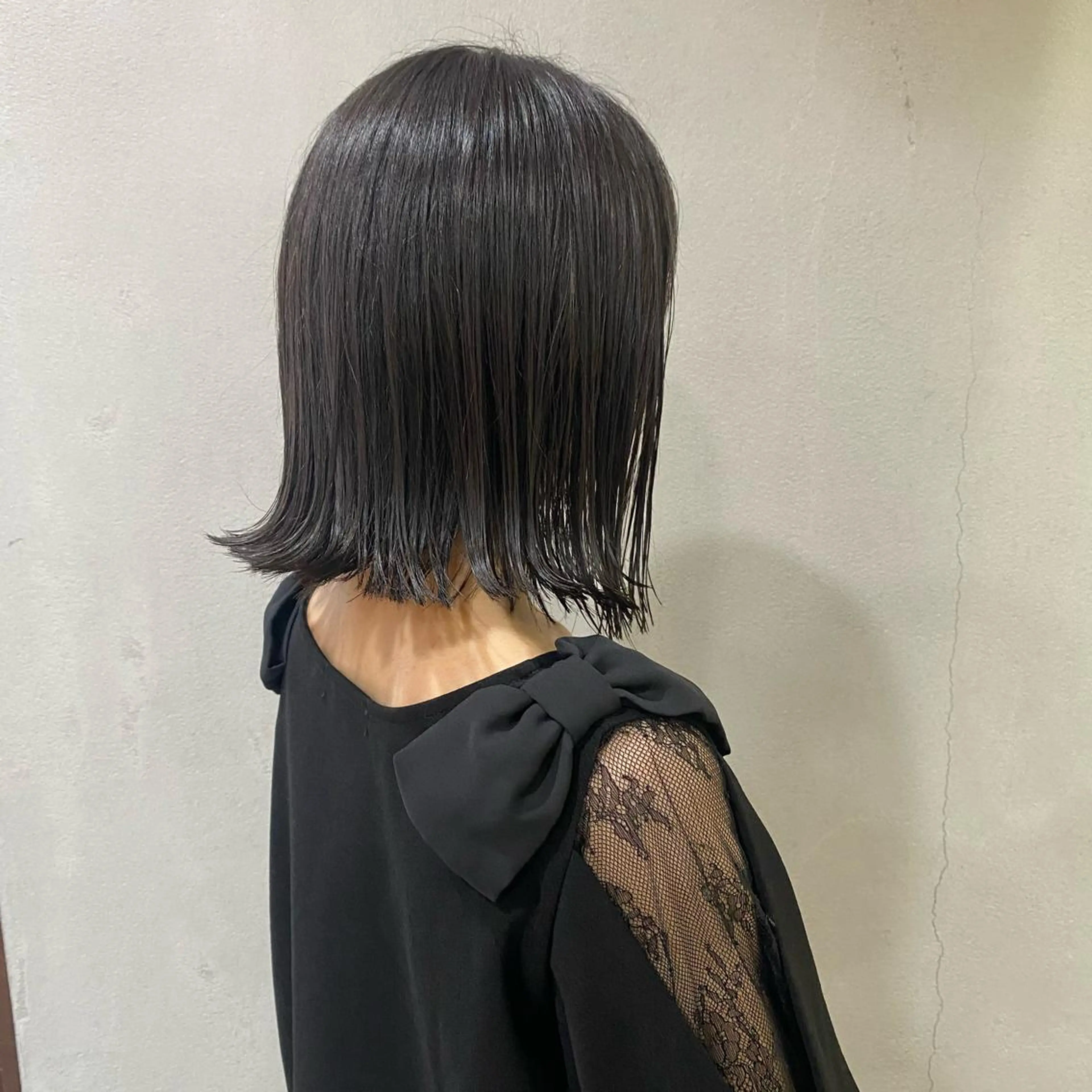 ショート カラー 黒髪 ブルーカラー ブルーブラック ボブ ボブ/マンツーマン ミヒラケイタのヘアスタイル