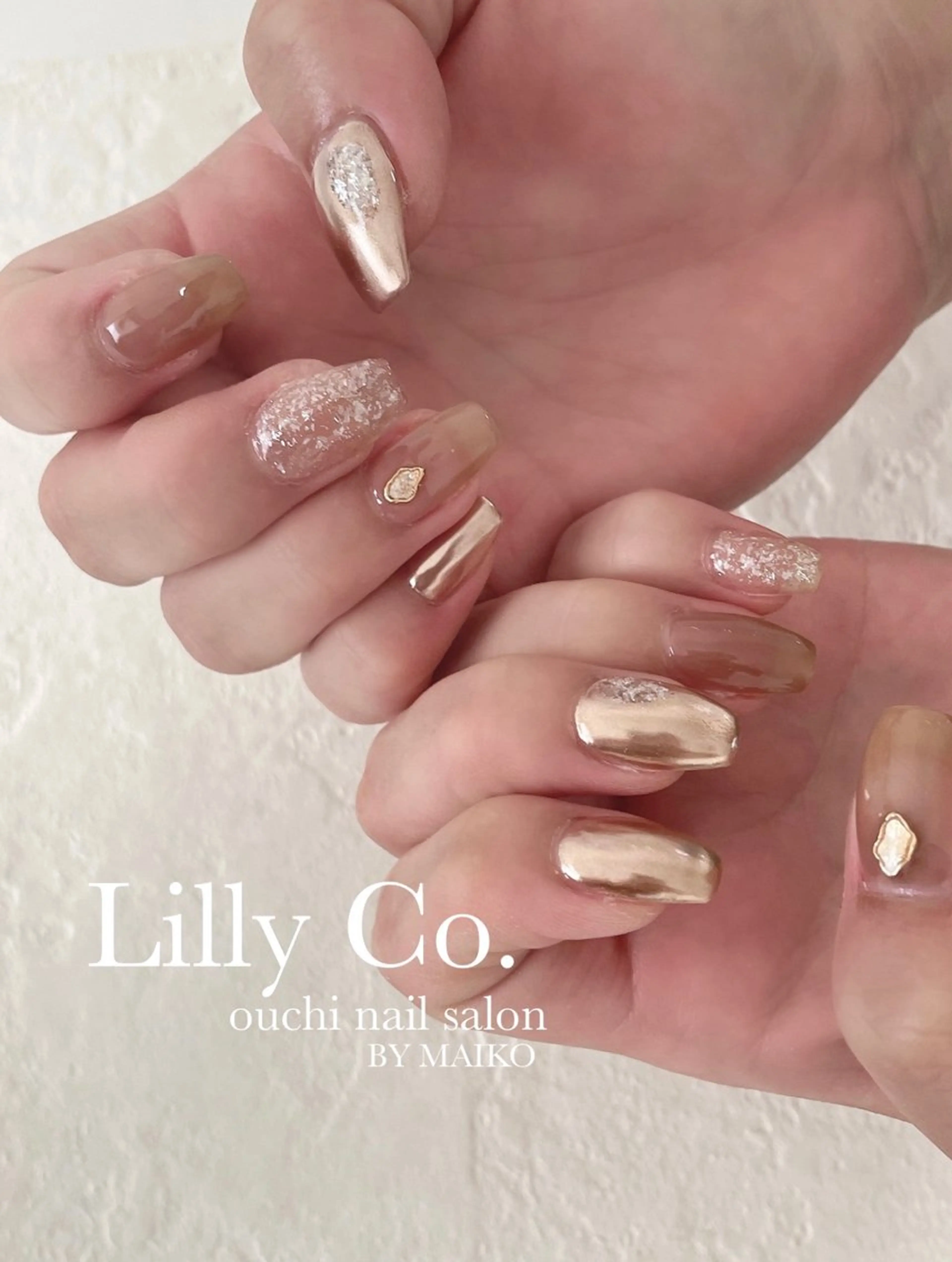 ネイル ゴールド ハンドネイル ハンドケア Lilly Co.のネイルデザイン