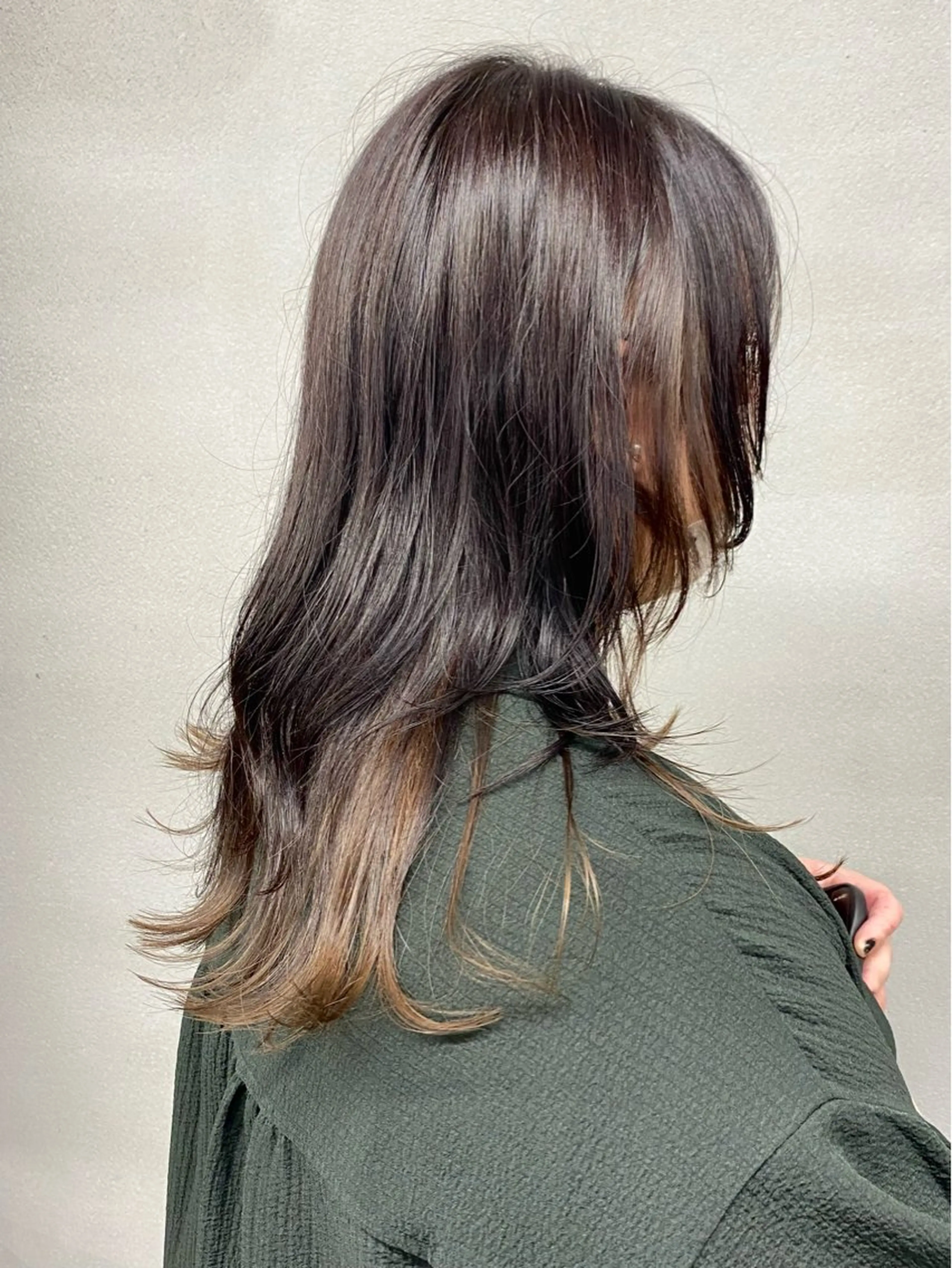 ロング カラー ベージュカラー インナーカラー ロング ウルフカット カット ヘアカラー トリートメント 柏 デザインカラー/ レイヤー🐣シオリのヘアスタイル