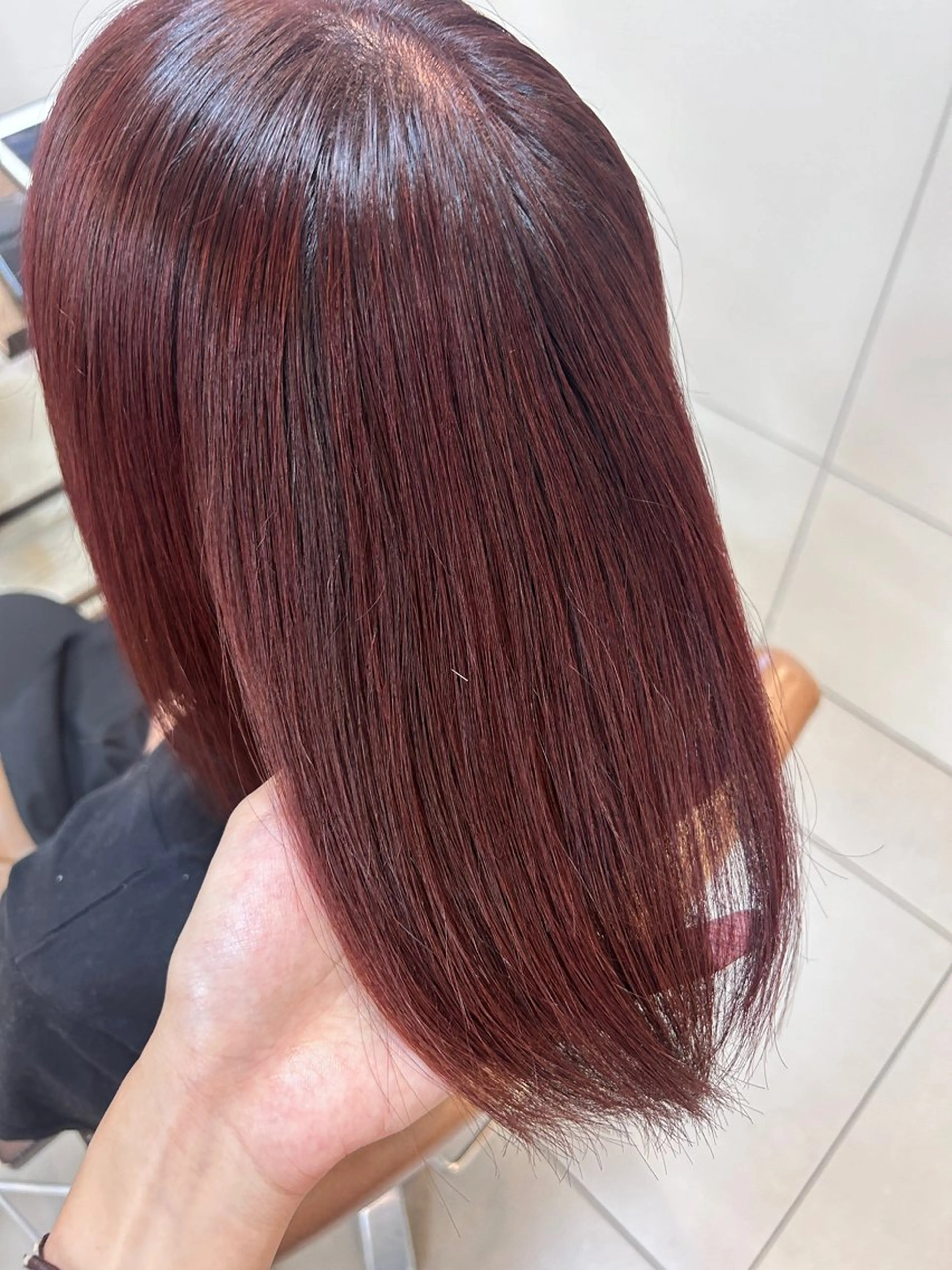 ミディアム カラー レッドカラー 阪田 真奈未のヘアスタイル