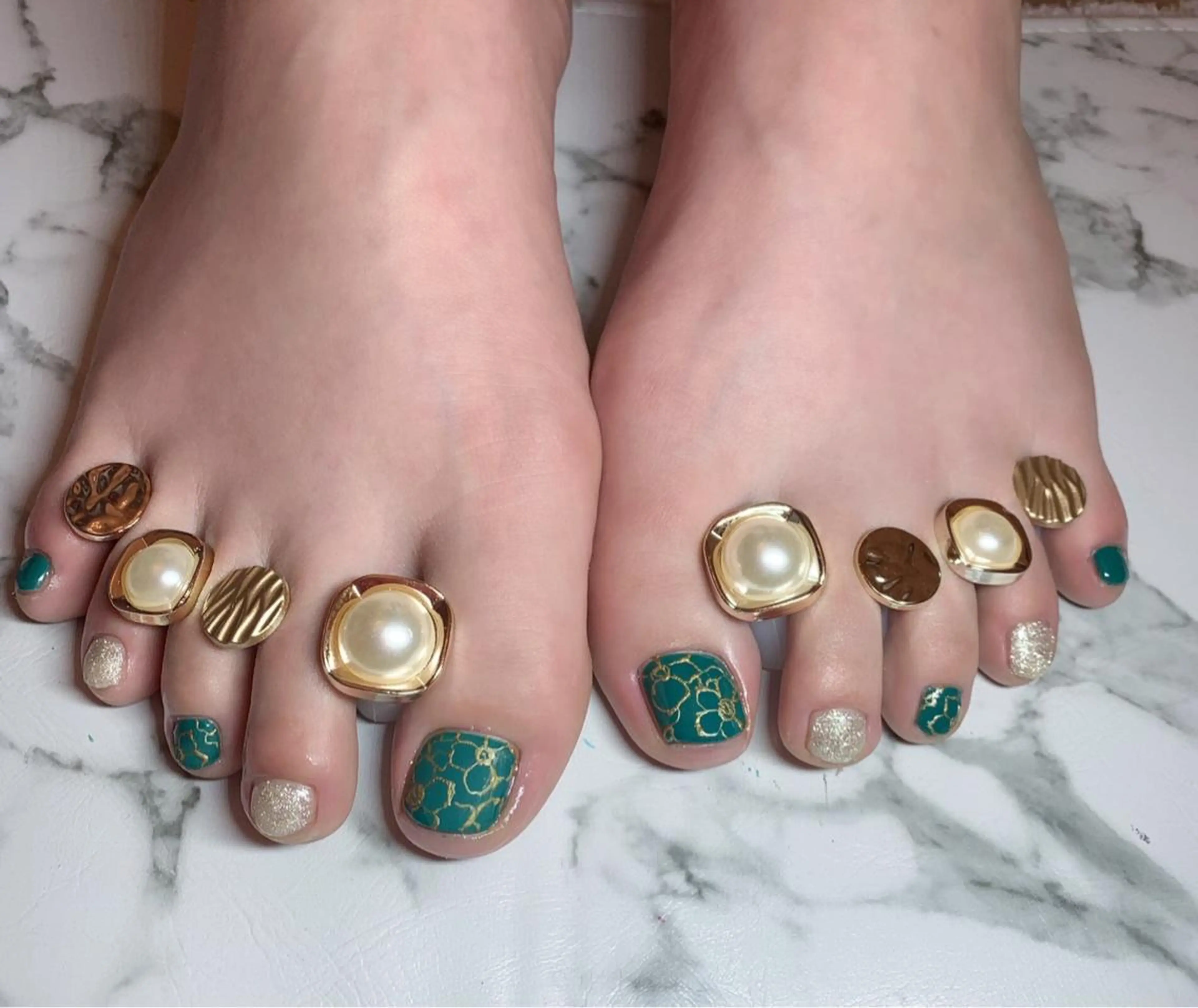 ネイル アニマル柄 アートネイル フットネイル グリーン 持ち込み フットネイル x.1.0.nail ♡Cのネイルデザイン