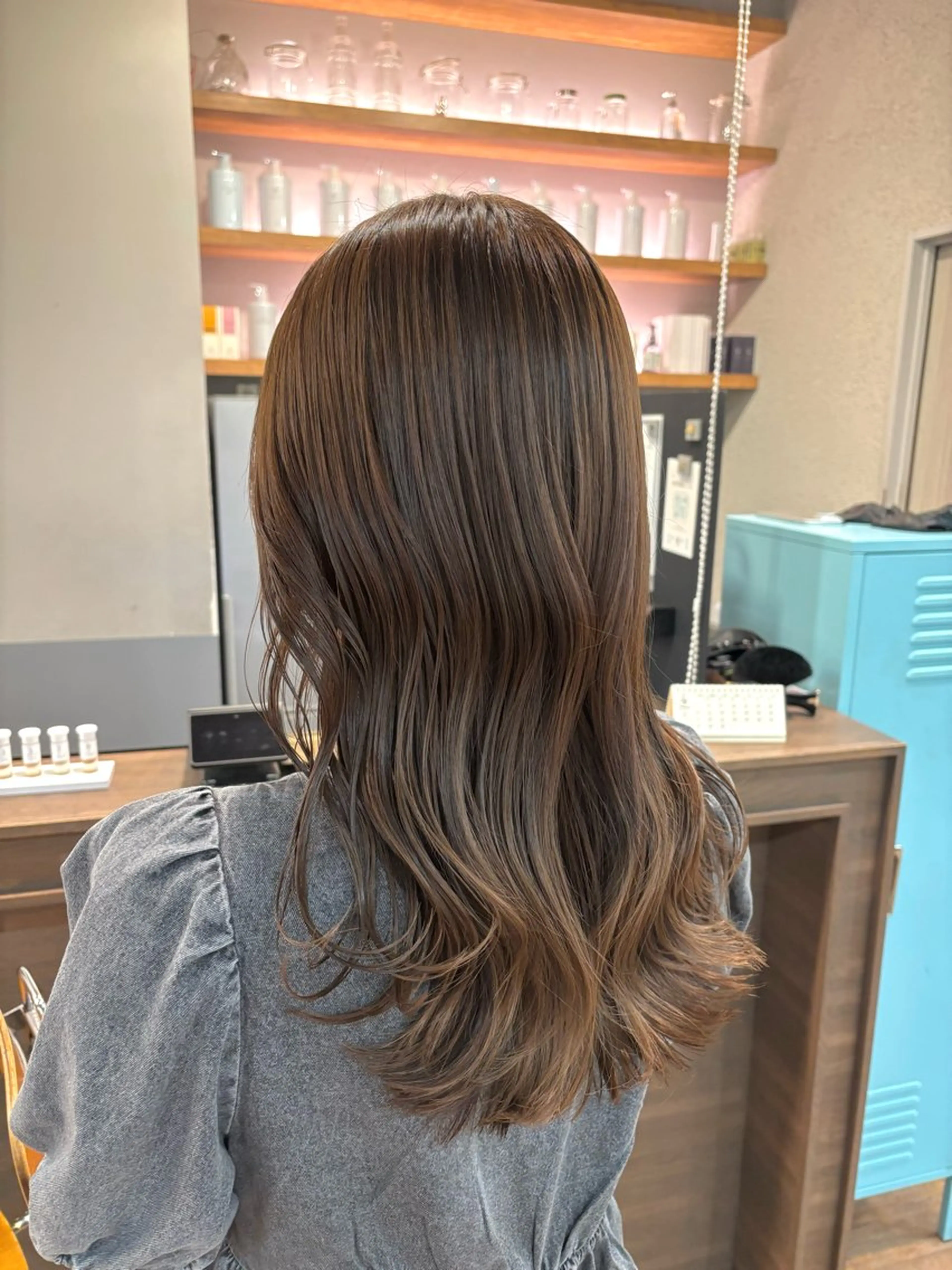 ロング カラー ブリーチ カット ヘアカラー あべ ゆうかのヘアスタイル