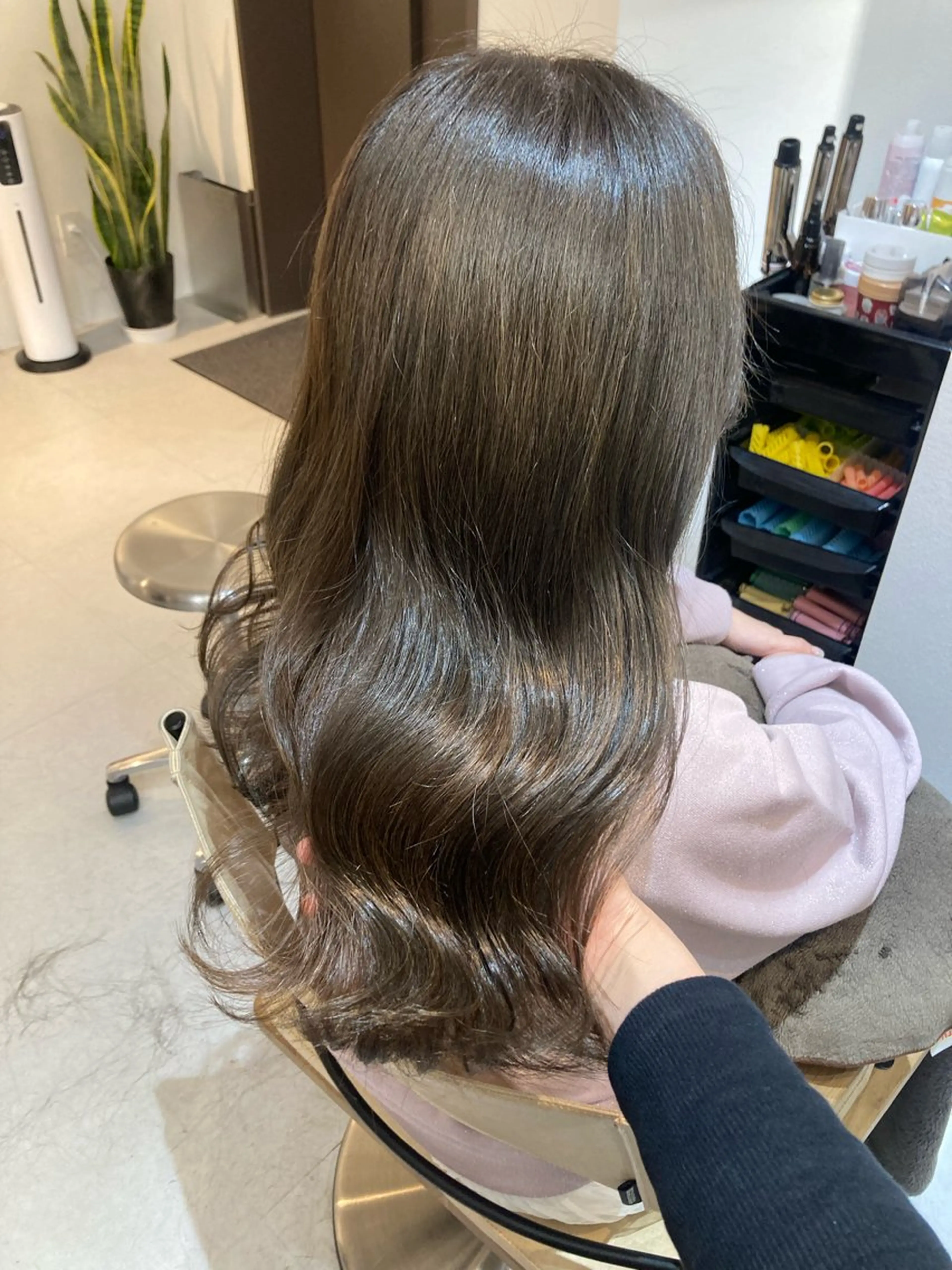 セミロング ✨色持ちの良い艶 カラー✨蟹江真世のヘアスタイル