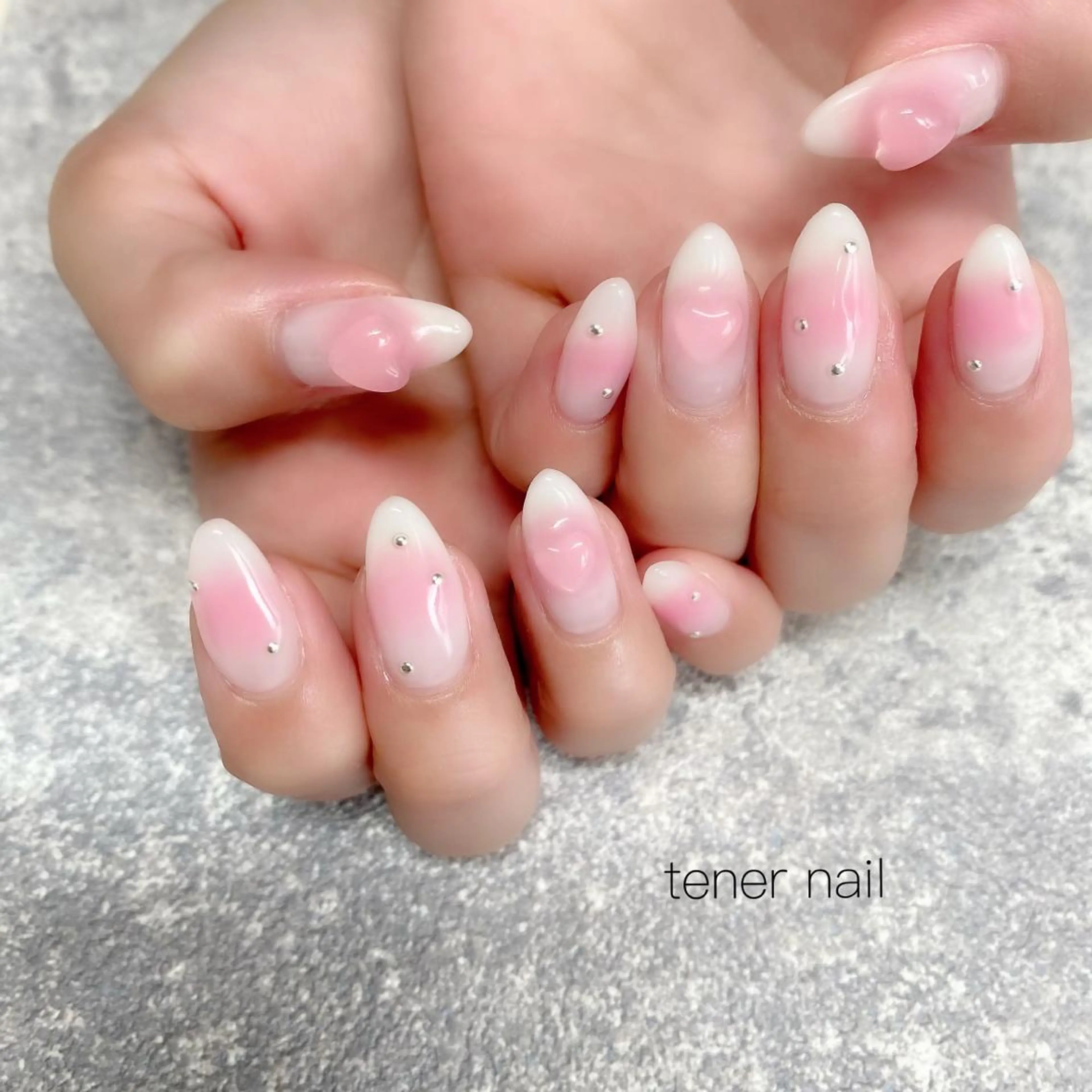 ネイル チークネイル ハート UVネイル テネルネイル tener nailのネイルデザイン