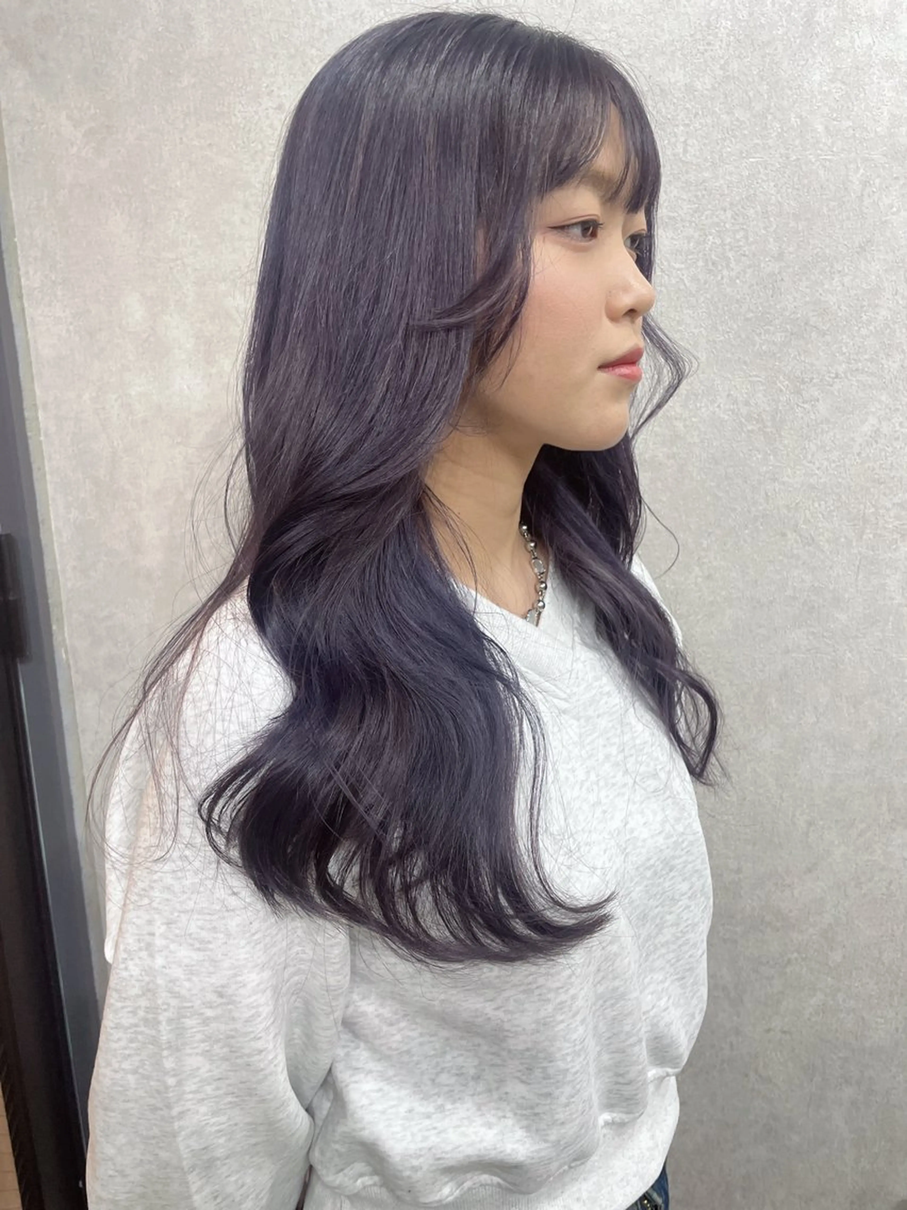 ロング カラー ラベンダーカラー AIRI layer cut hairのヘアスタイル