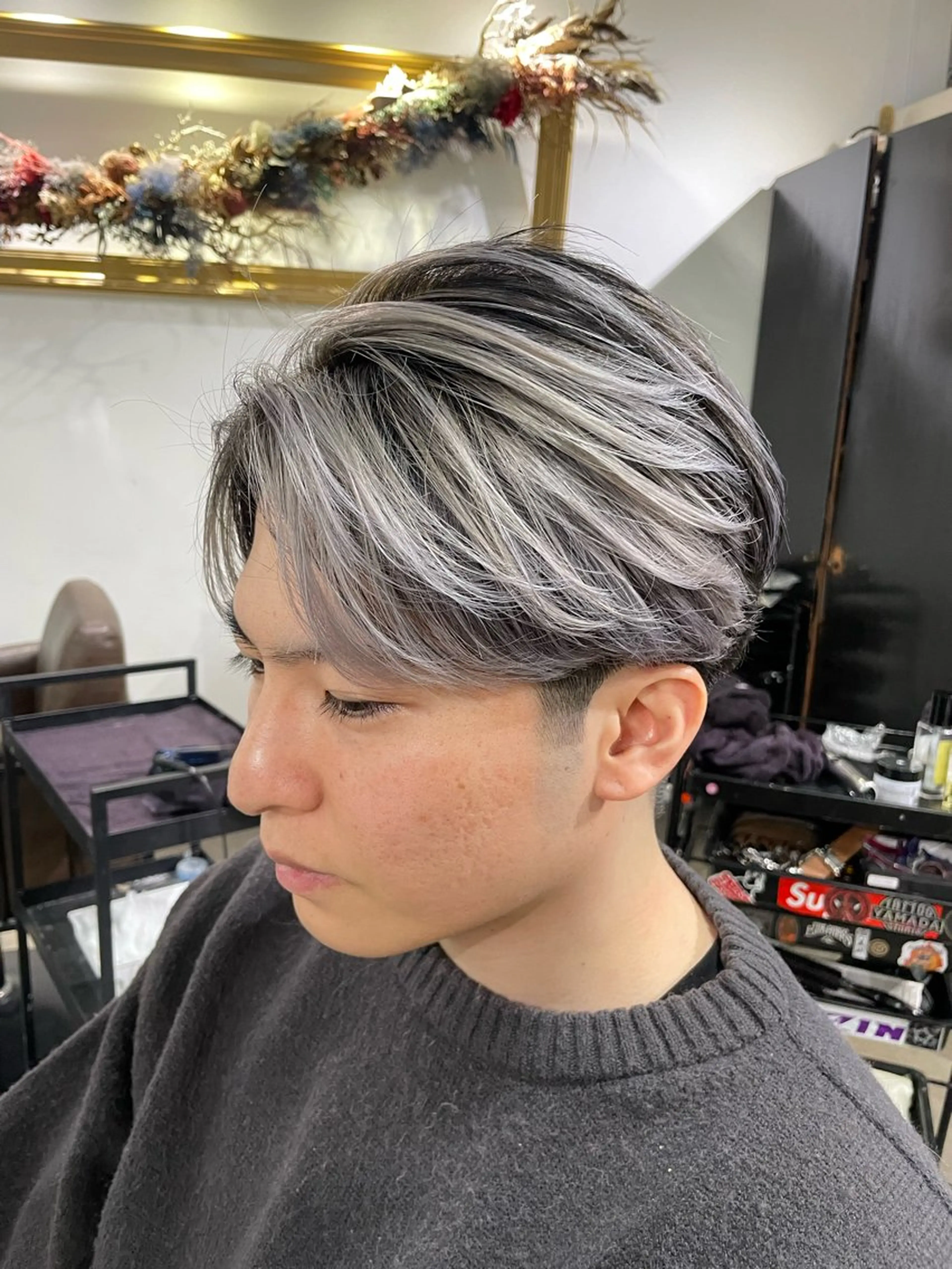 ショート レイヤーカット 山影✨バレイヤージュ ハイライト✨メンズ◎のヘアスタイル