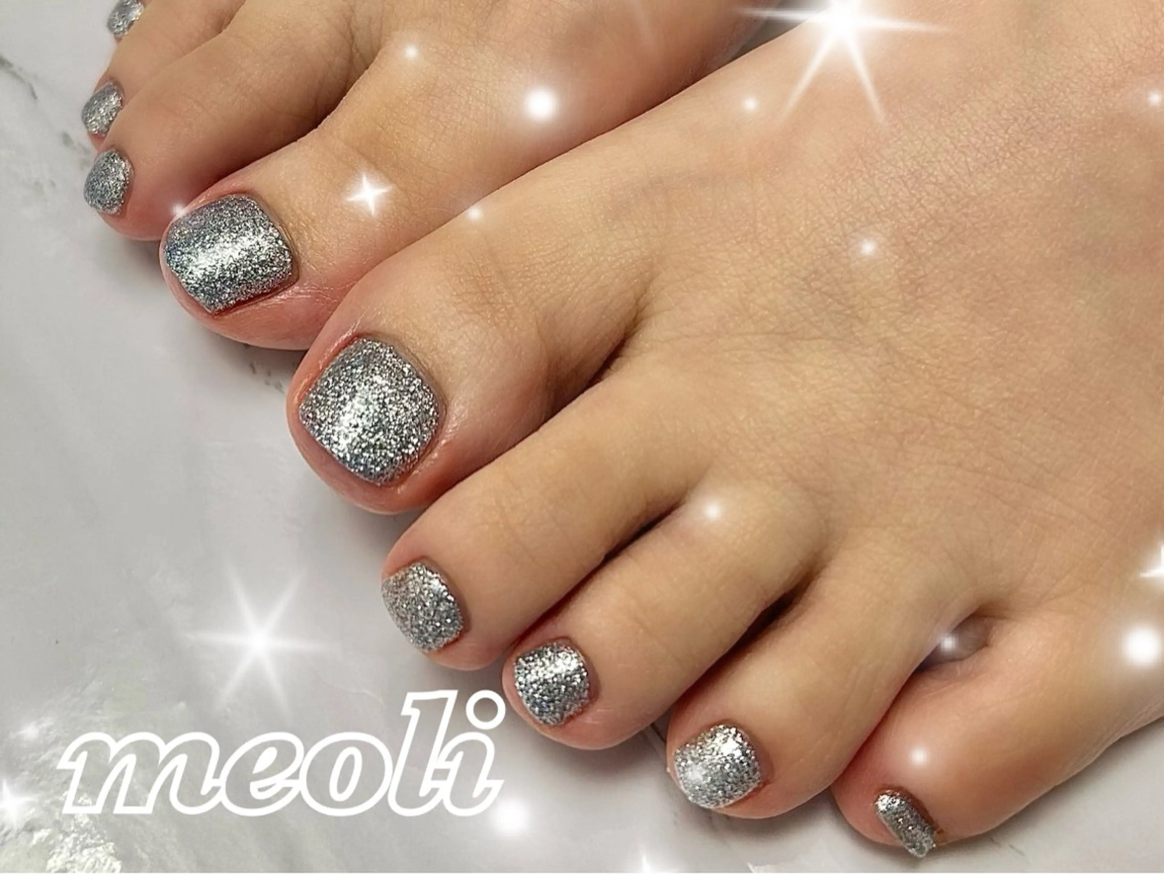 ネイル ブルー キラキラネイル ラメ(グリッター) ワンカラーネイル フットネイル nail salon meoli　アヤのネイルデザイン
