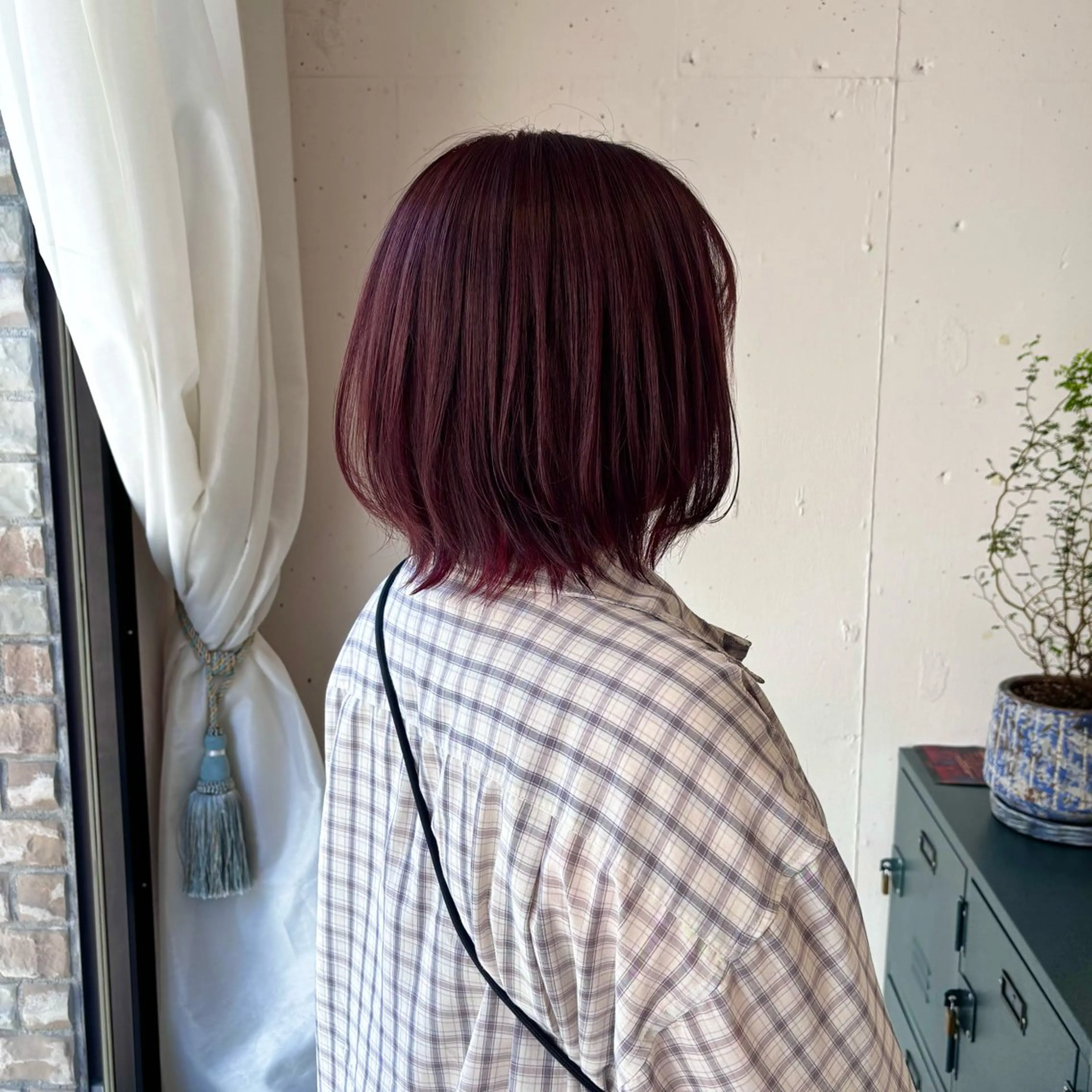 ショート カラー ブリーチ ブリーチなしカラー レッドカラー ボブ くびれヘア カット ヘアカラー トリートメント 🍒サクラ🍒 /透明感カラー/艶髪のヘアスタイル