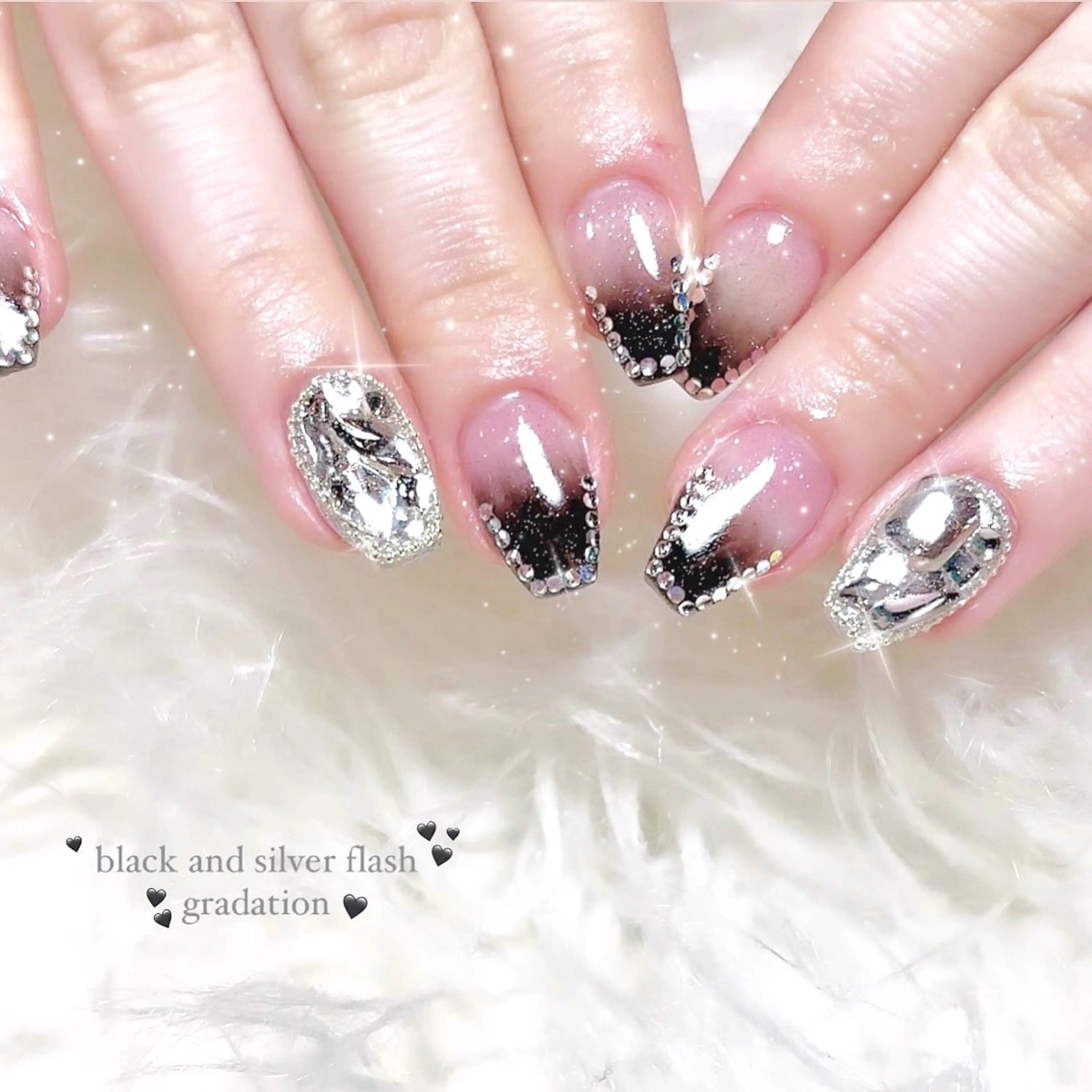 ネイル シルバー ハンドネイル キラオメ Neneのネイルデザイン