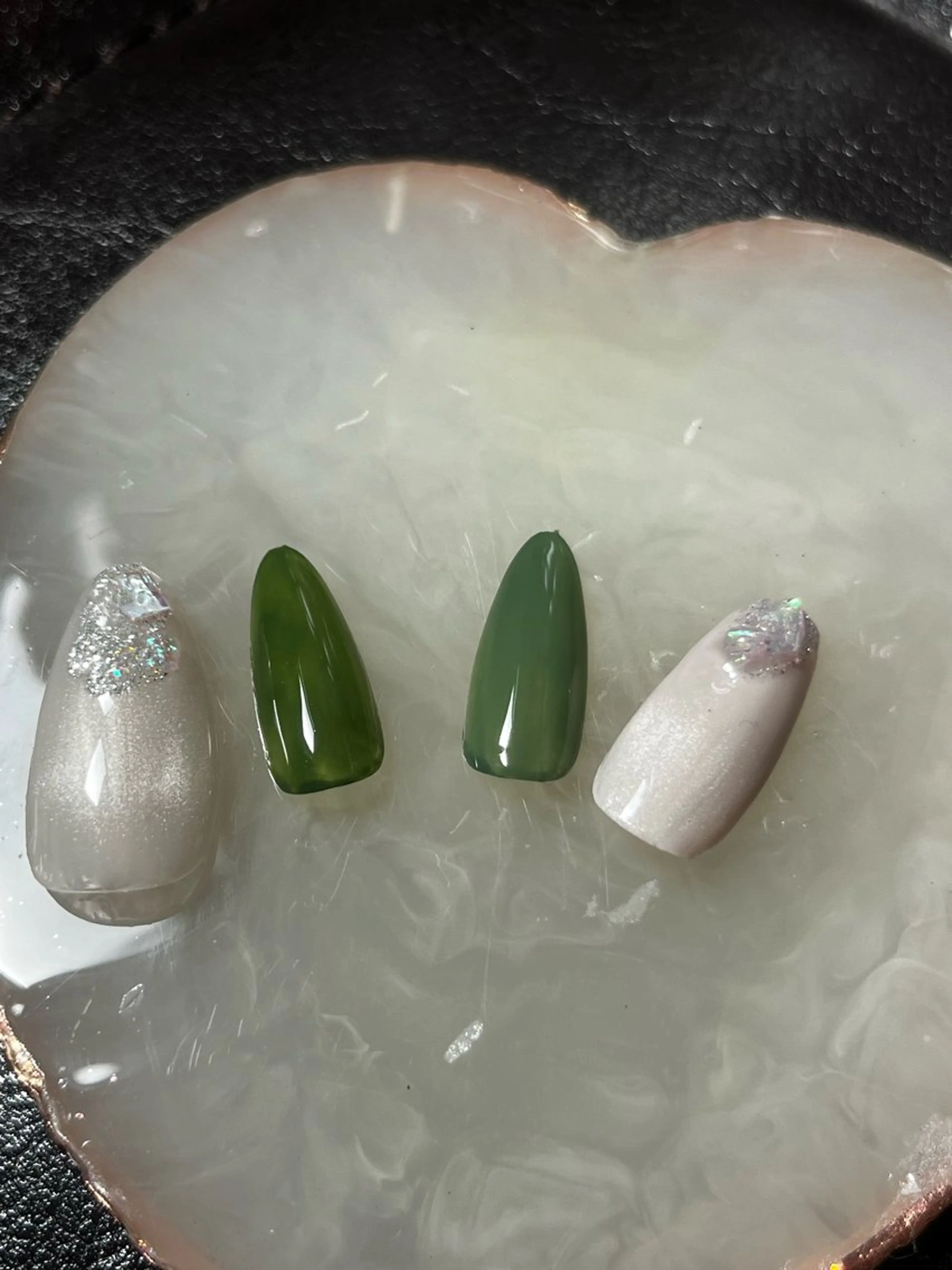 ネイル グリーン ハンドネイル 〜Pearl me〜 Michiのネイルデザイン