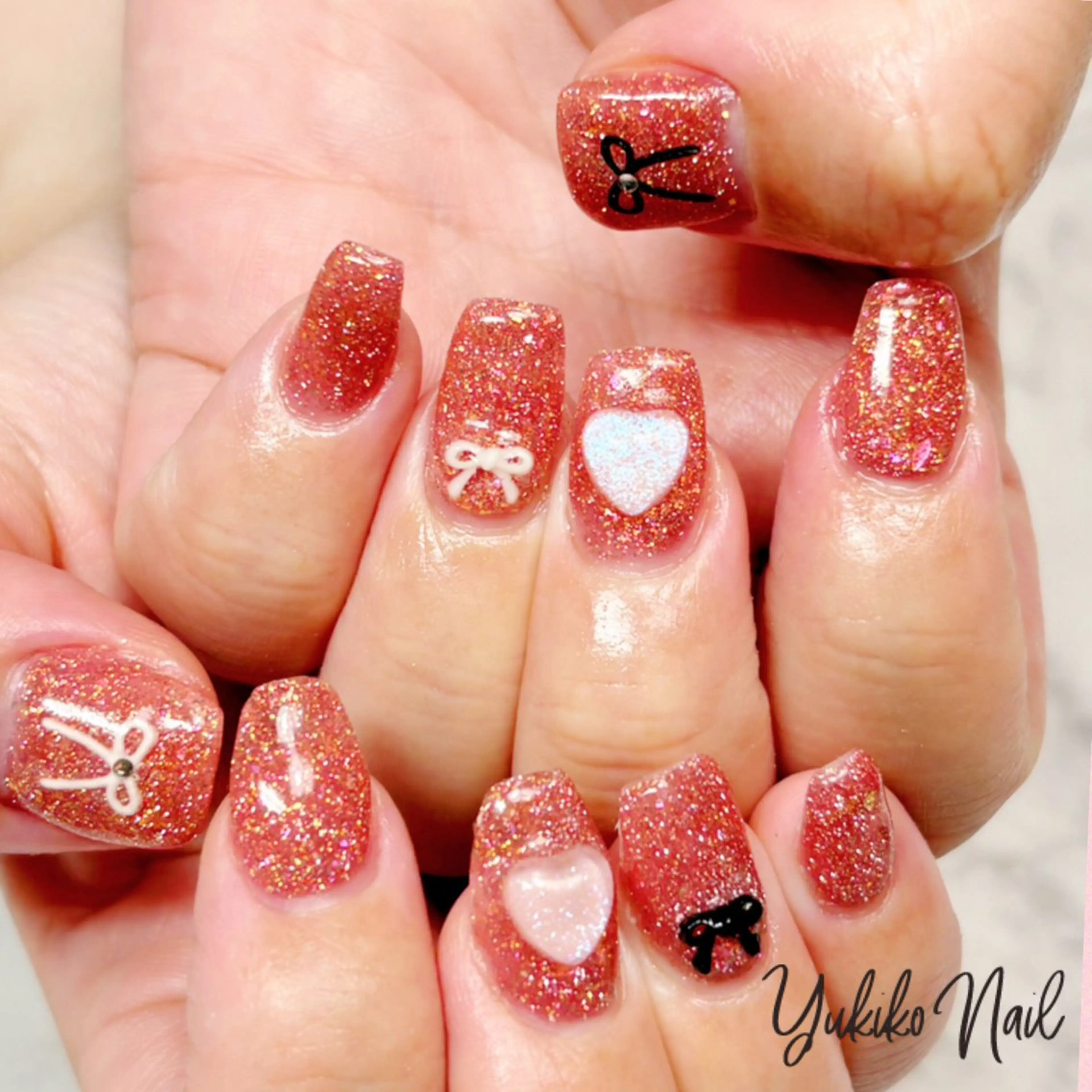 ネイル フラッシュネイル ガーリー ハート キラキラネイル ワンカラーネイル ハンドネイル ユキコ ネイルのネイルデザイン