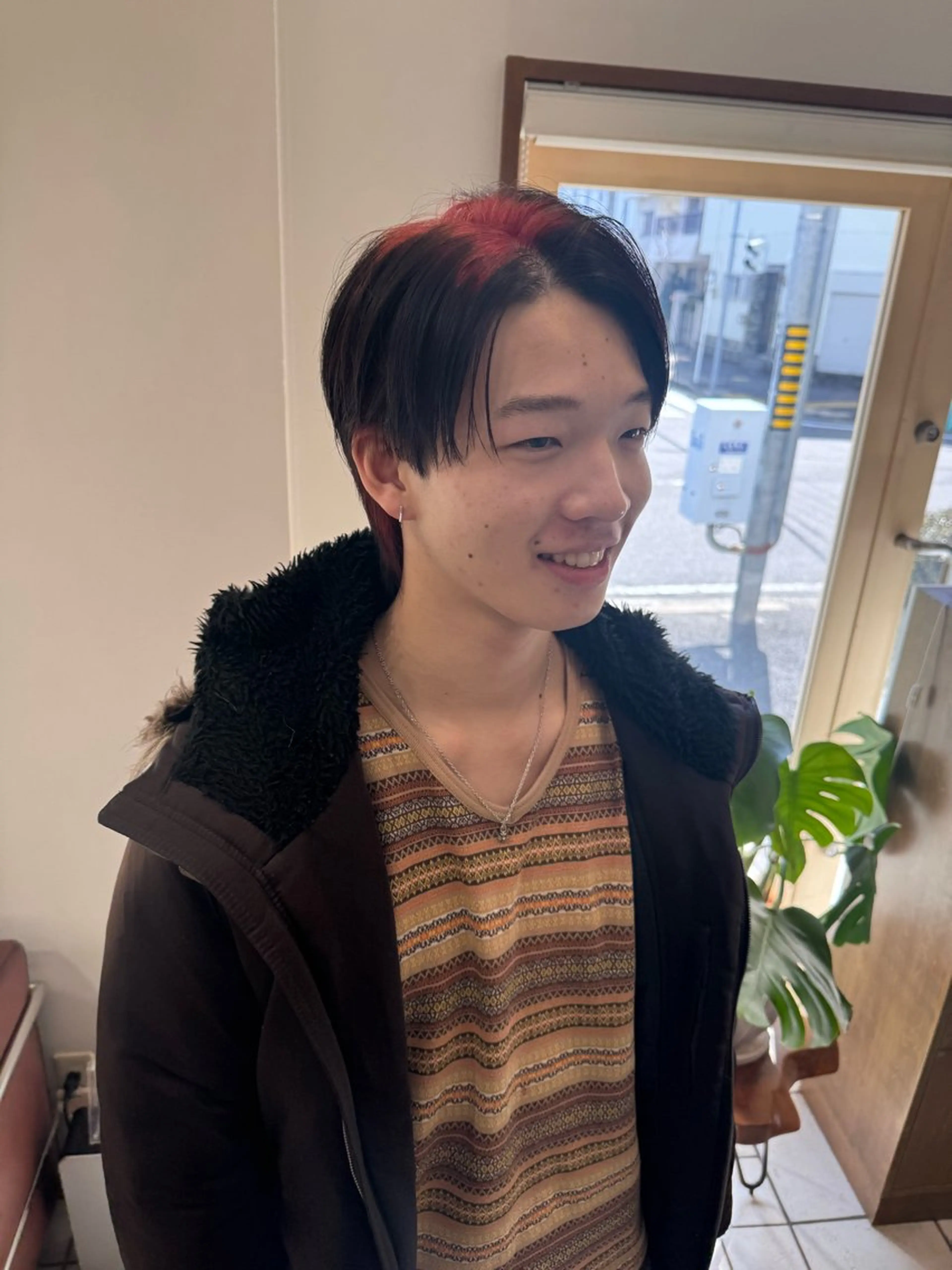 ショート 🦋ブリーチなしダブ ルカラー🌈MEGUのヘアスタイル