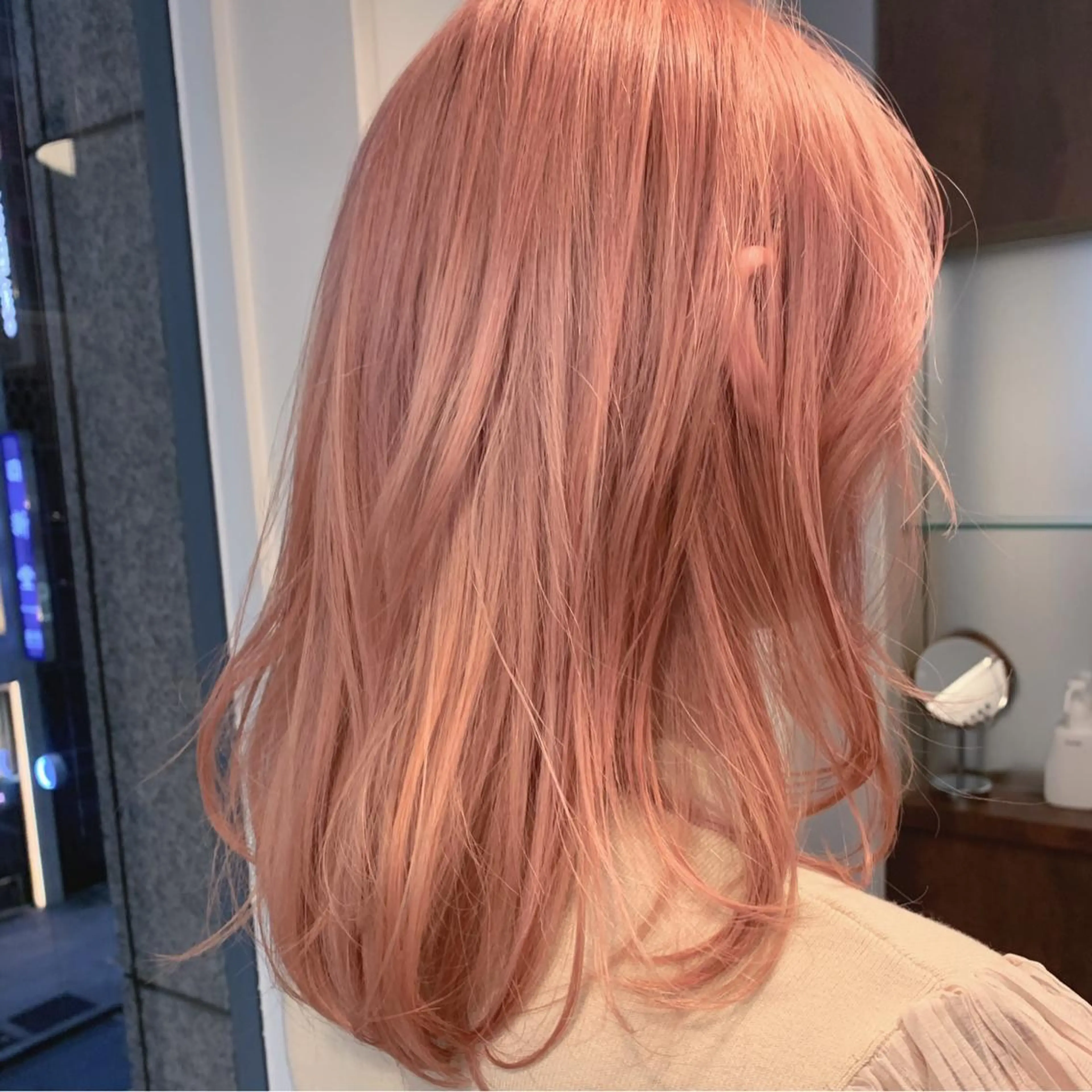 セミロング カット ヘアカラー トリートメント WISTERIA KAORUのヘアスタイル