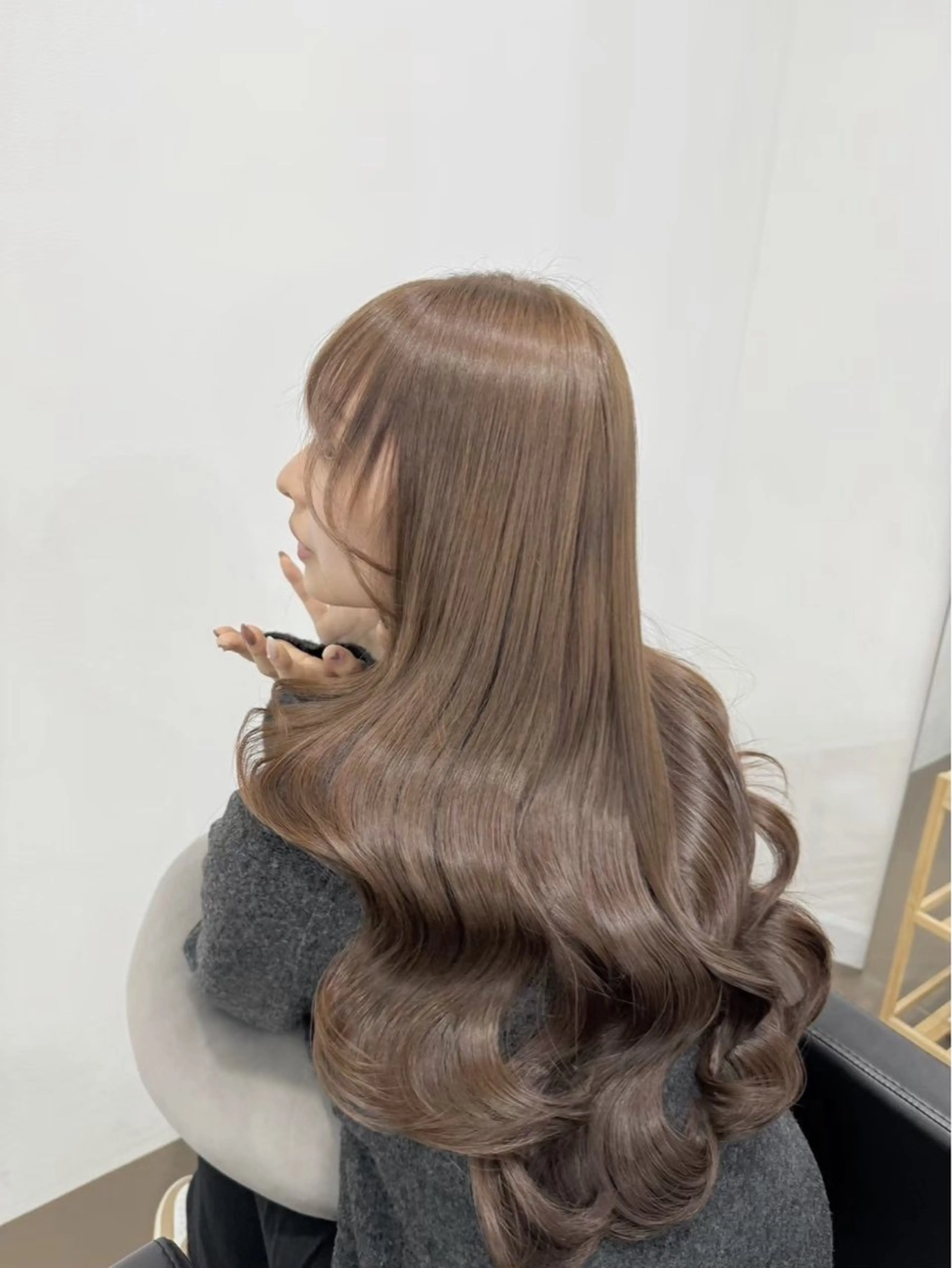 憧れの前髪へ✨️透明感艶カラー＋骨格補正顔周りカットの写真